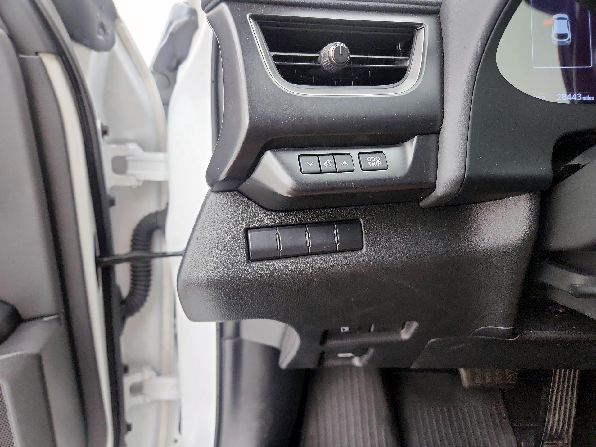 Thumbnail: 2022 Lexus UX - 13