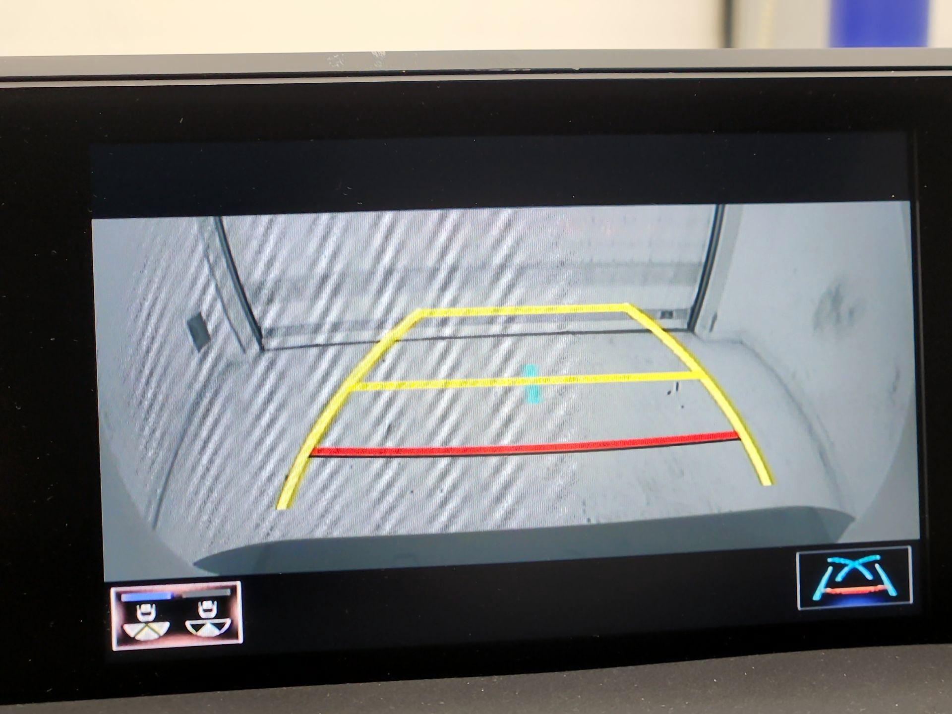 Thumbnail: 2022 Lexus UX - 14