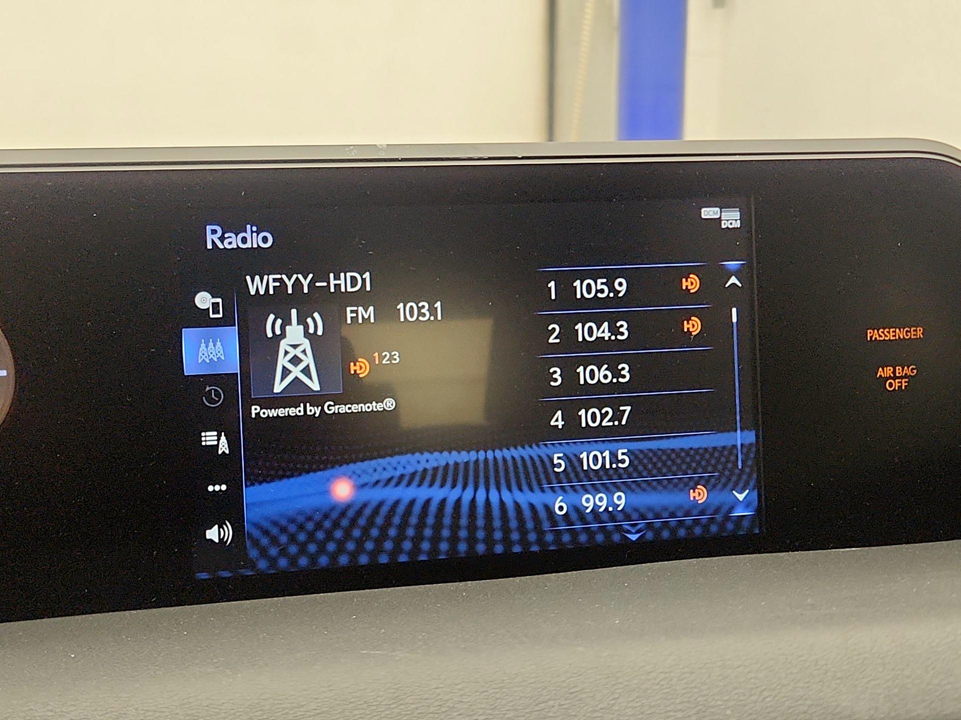 Thumbnail: 2022 Lexus UX - 15