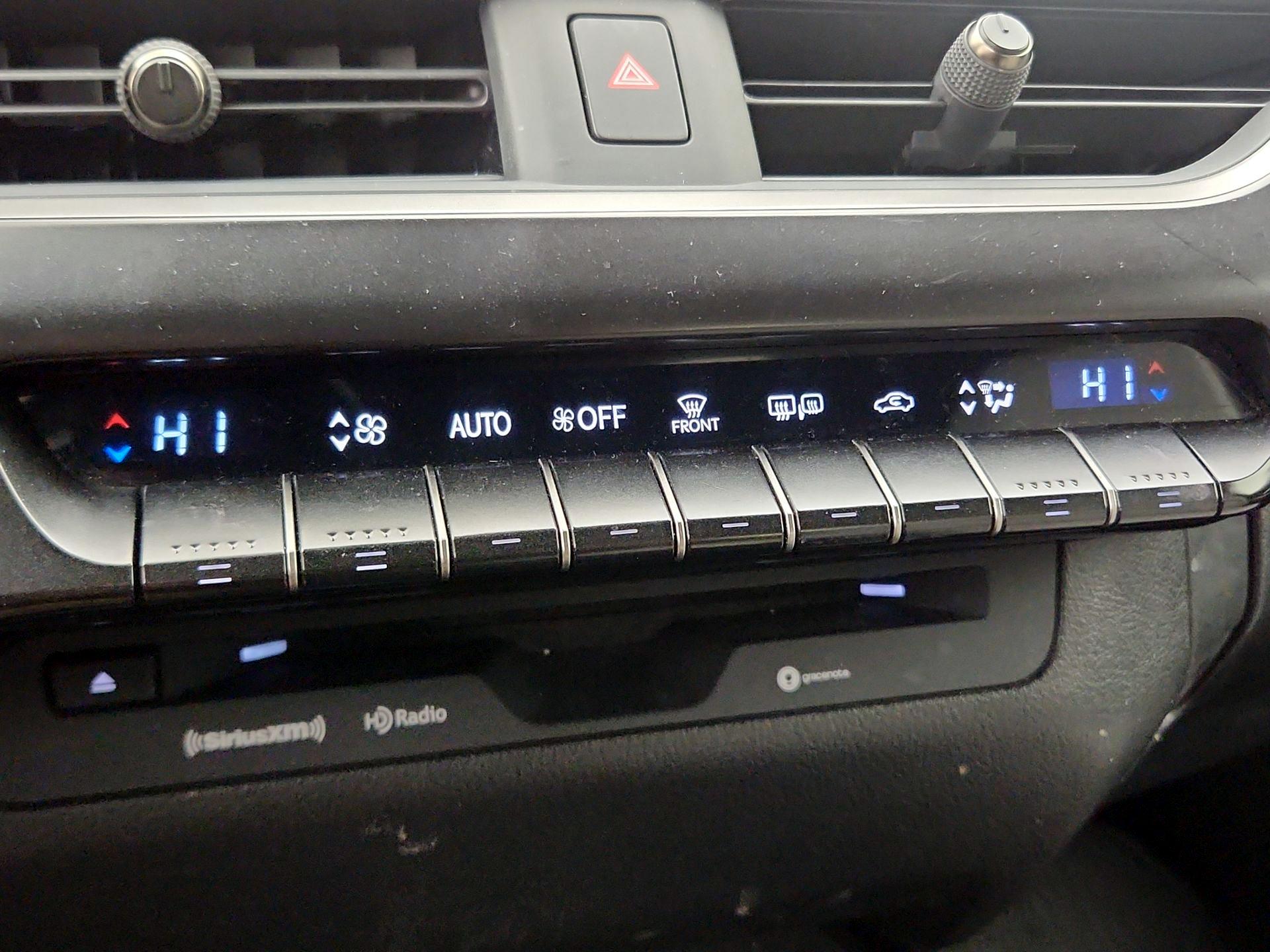 Thumbnail: 2022 Lexus UX - 16