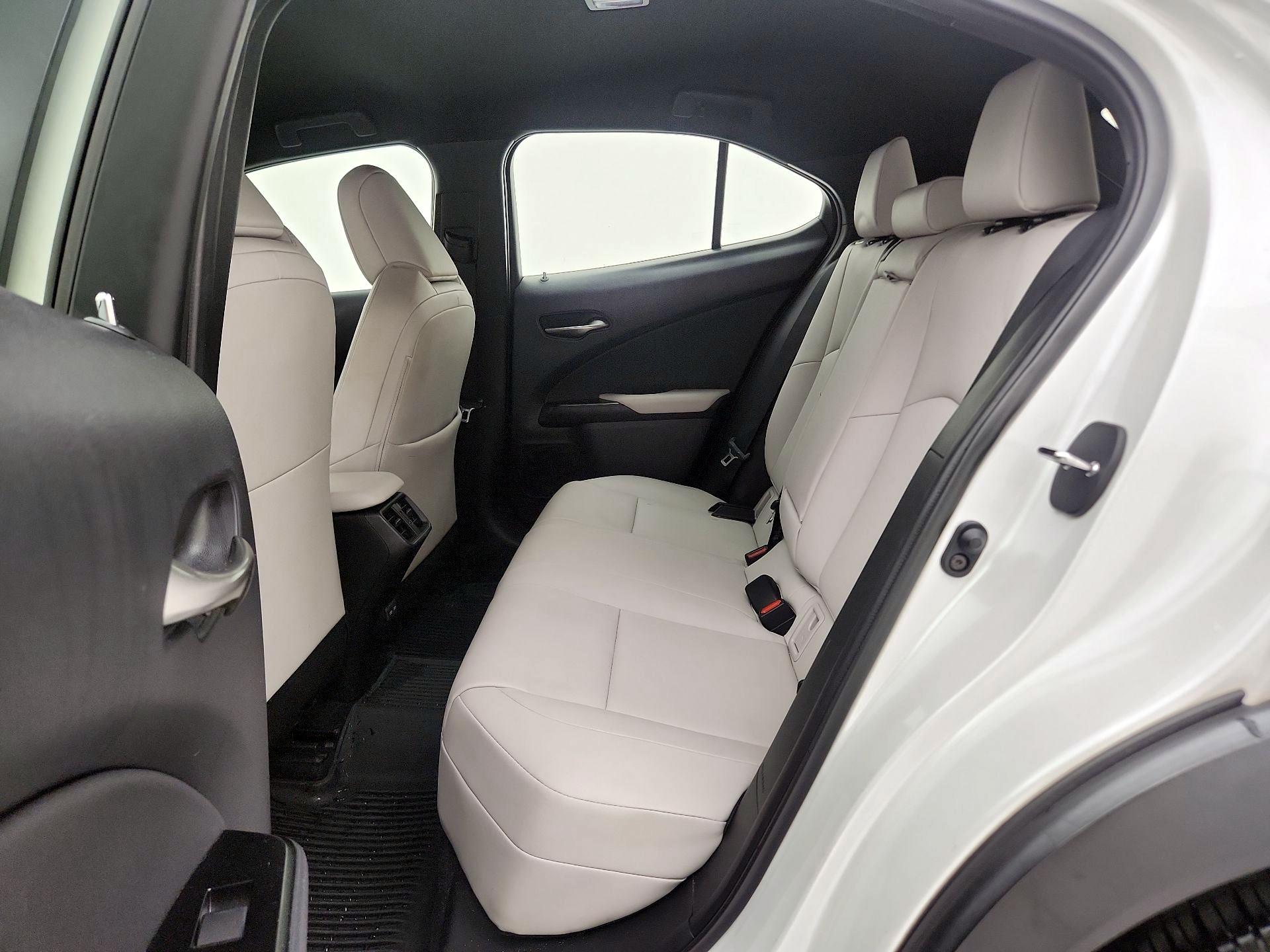 Thumbnail: 2022 Lexus UX - 19