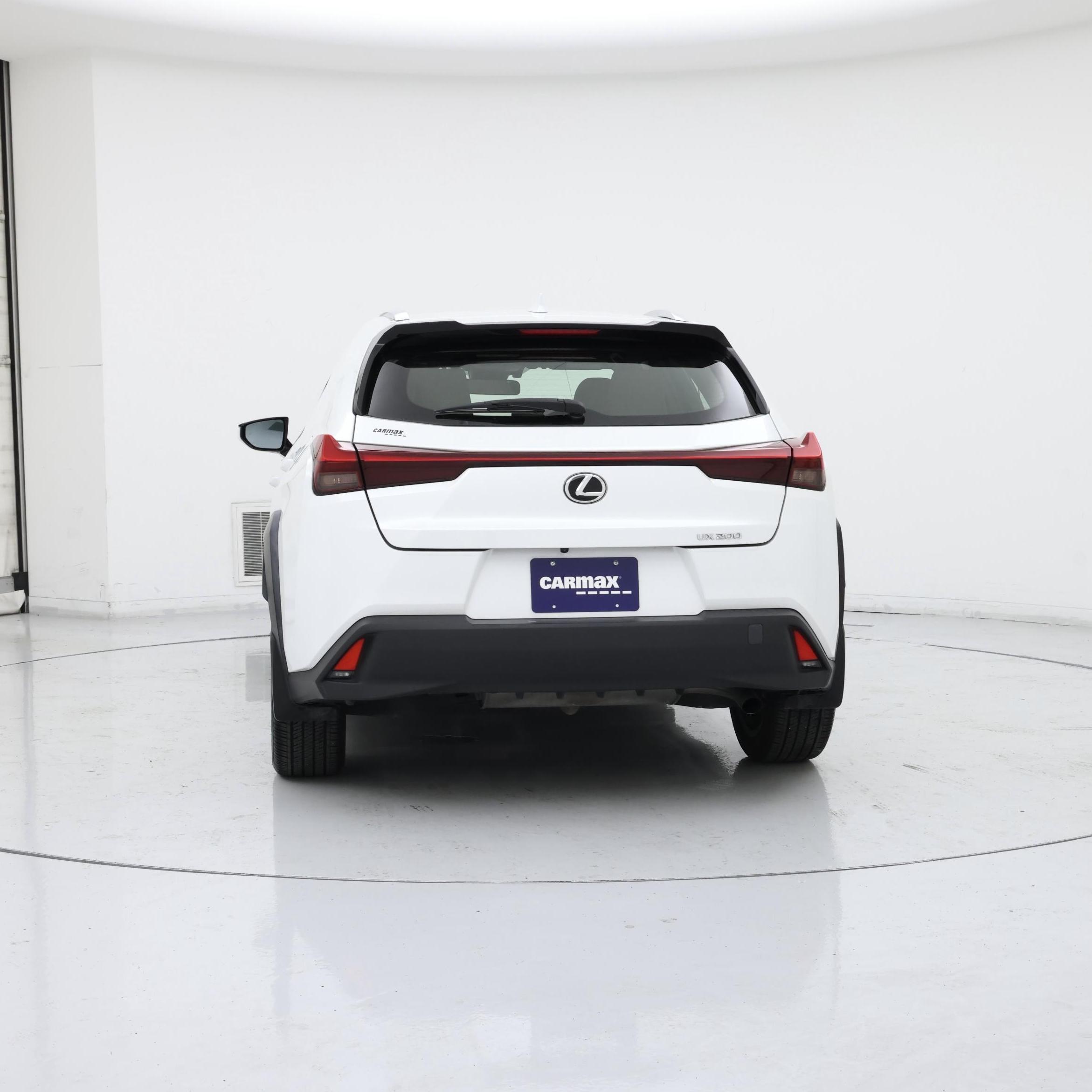 Thumbnail: 2022 Lexus UX - 6