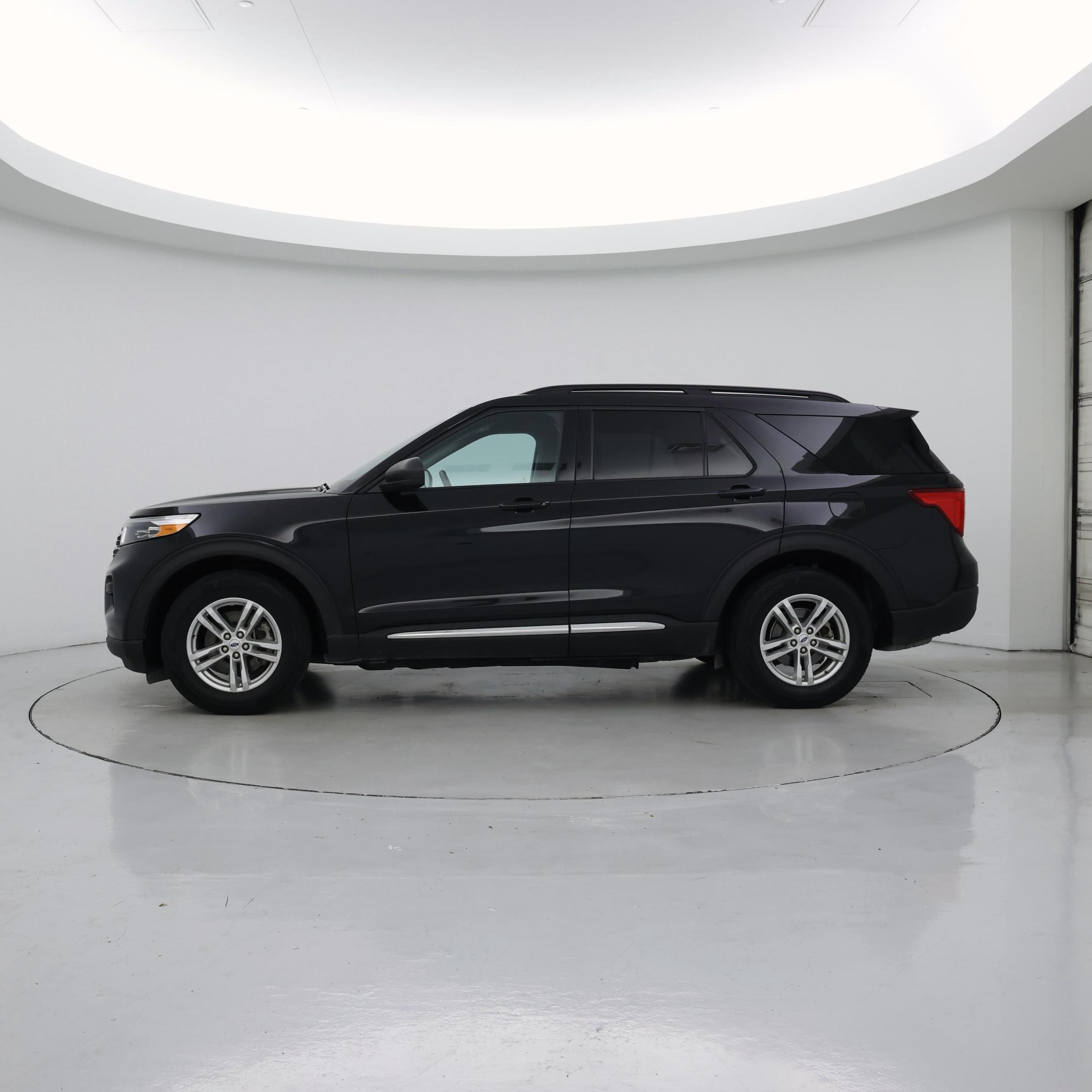 Thumbnail: 2023 Ford Explorer - 3