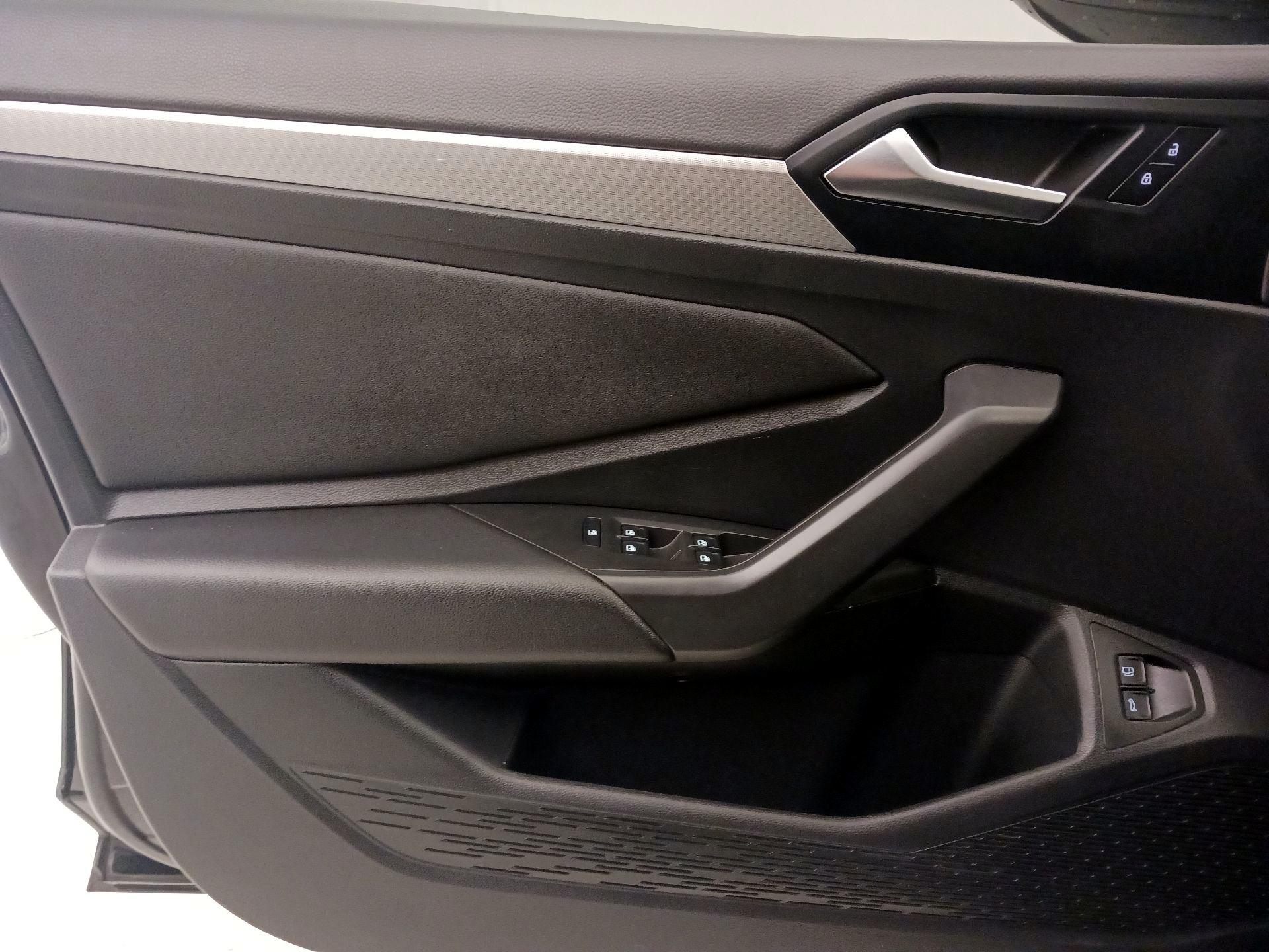 Thumbnail: 2021 Volkswagen Jetta - 12