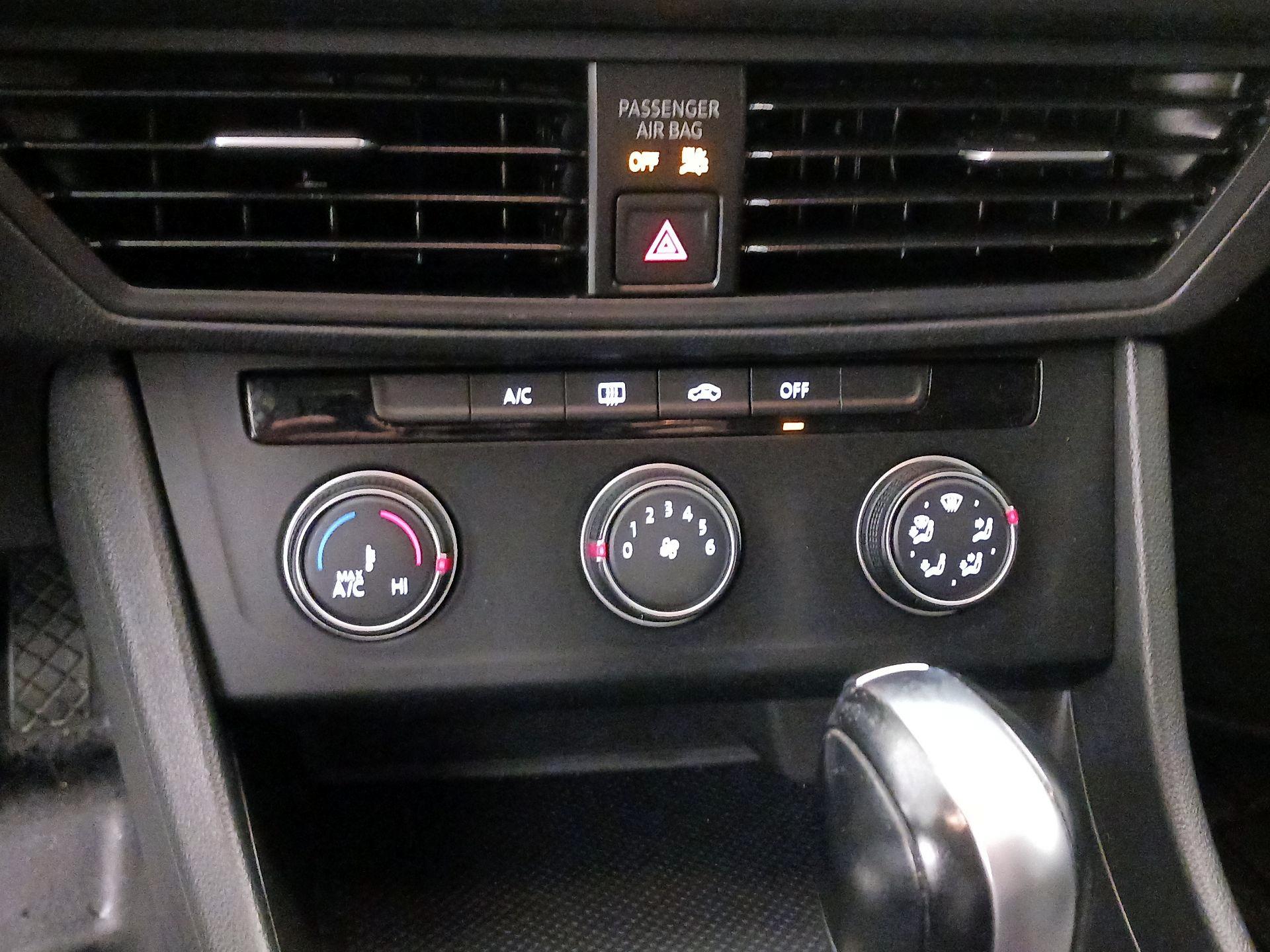 Thumbnail: 2021 Volkswagen Jetta - 16