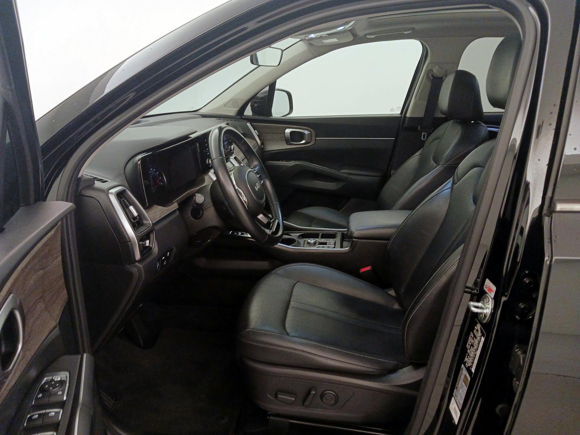 Thumbnail: 2022 Kia Sorento - 11