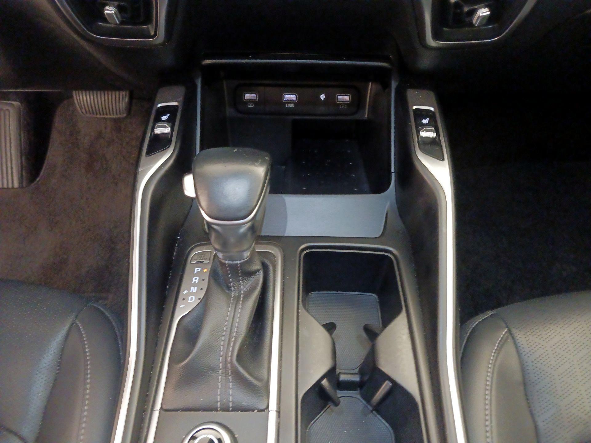 Thumbnail: 2022 Kia Sorento - 18