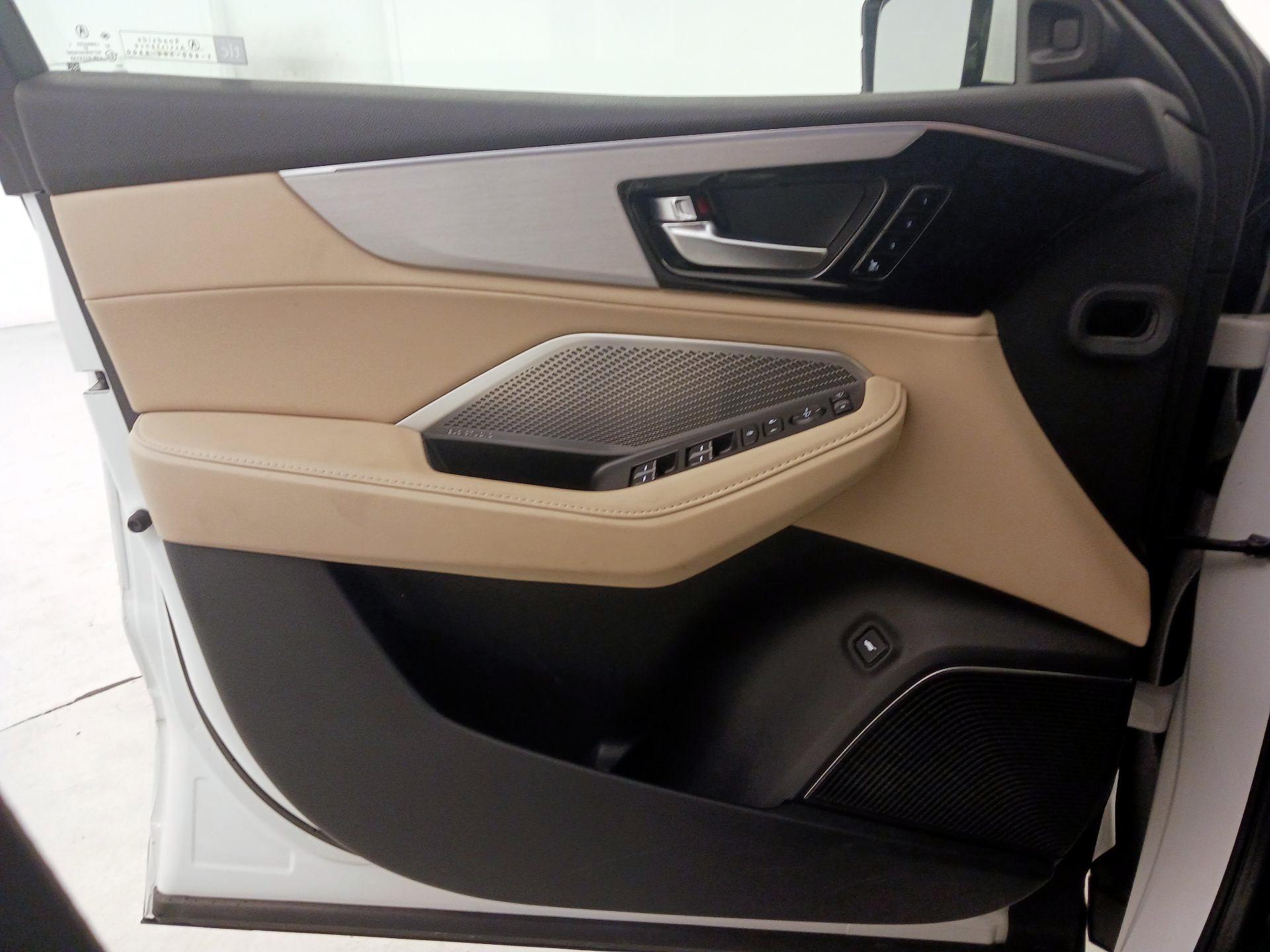 Thumbnail: 2022 Acura MDX - 12