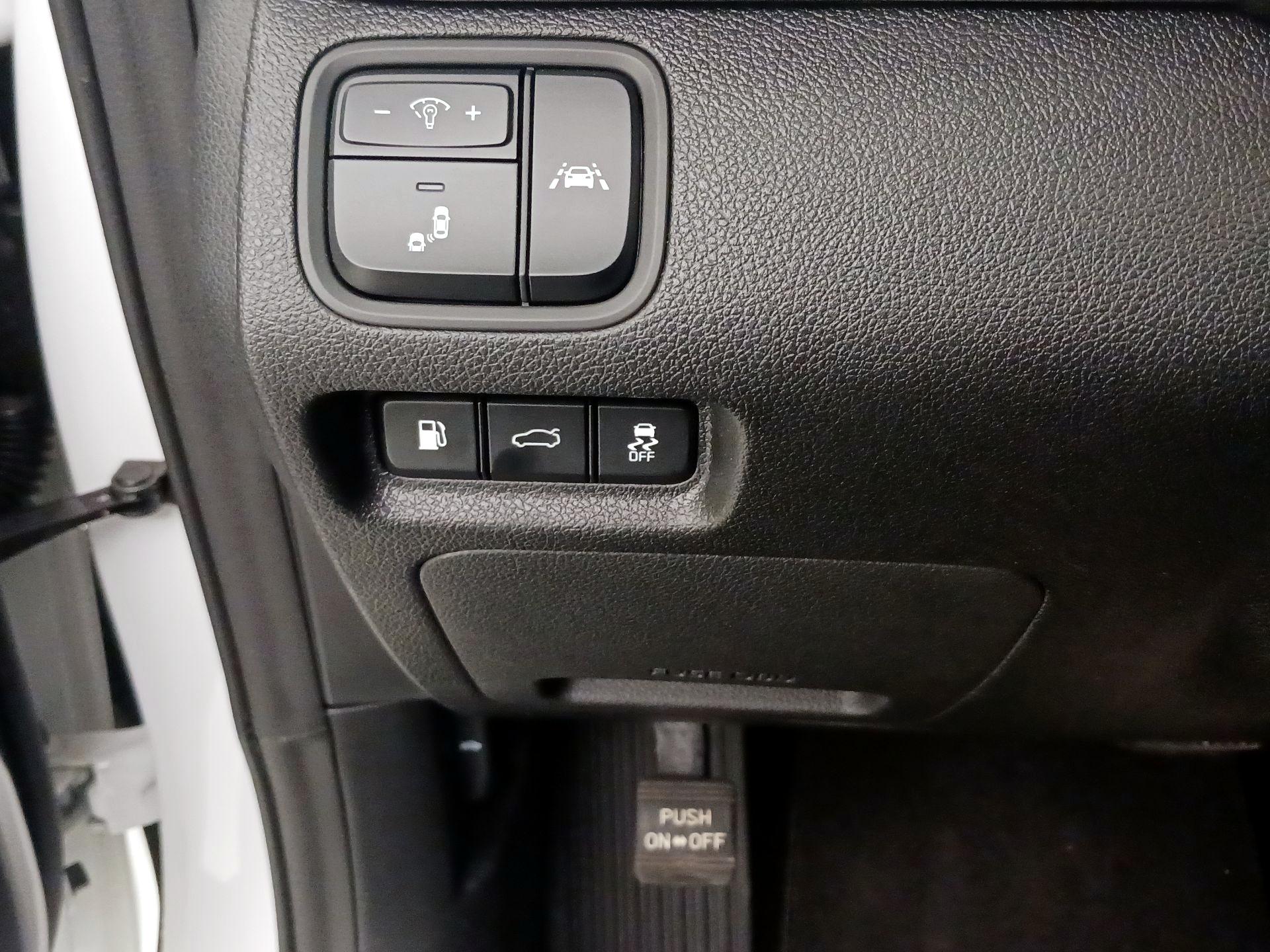 Thumbnail: 2020 Kia Optima - 13