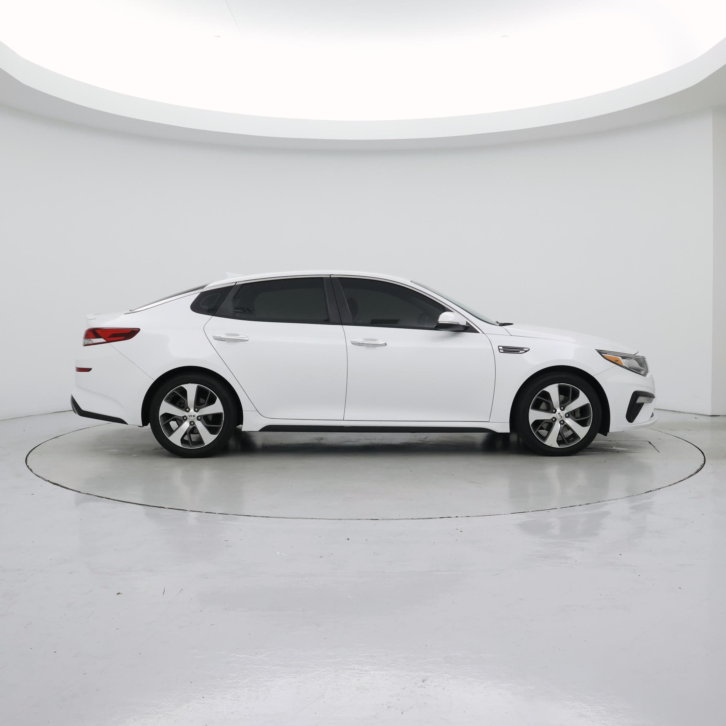 Thumbnail: 2020 Kia Optima - 7