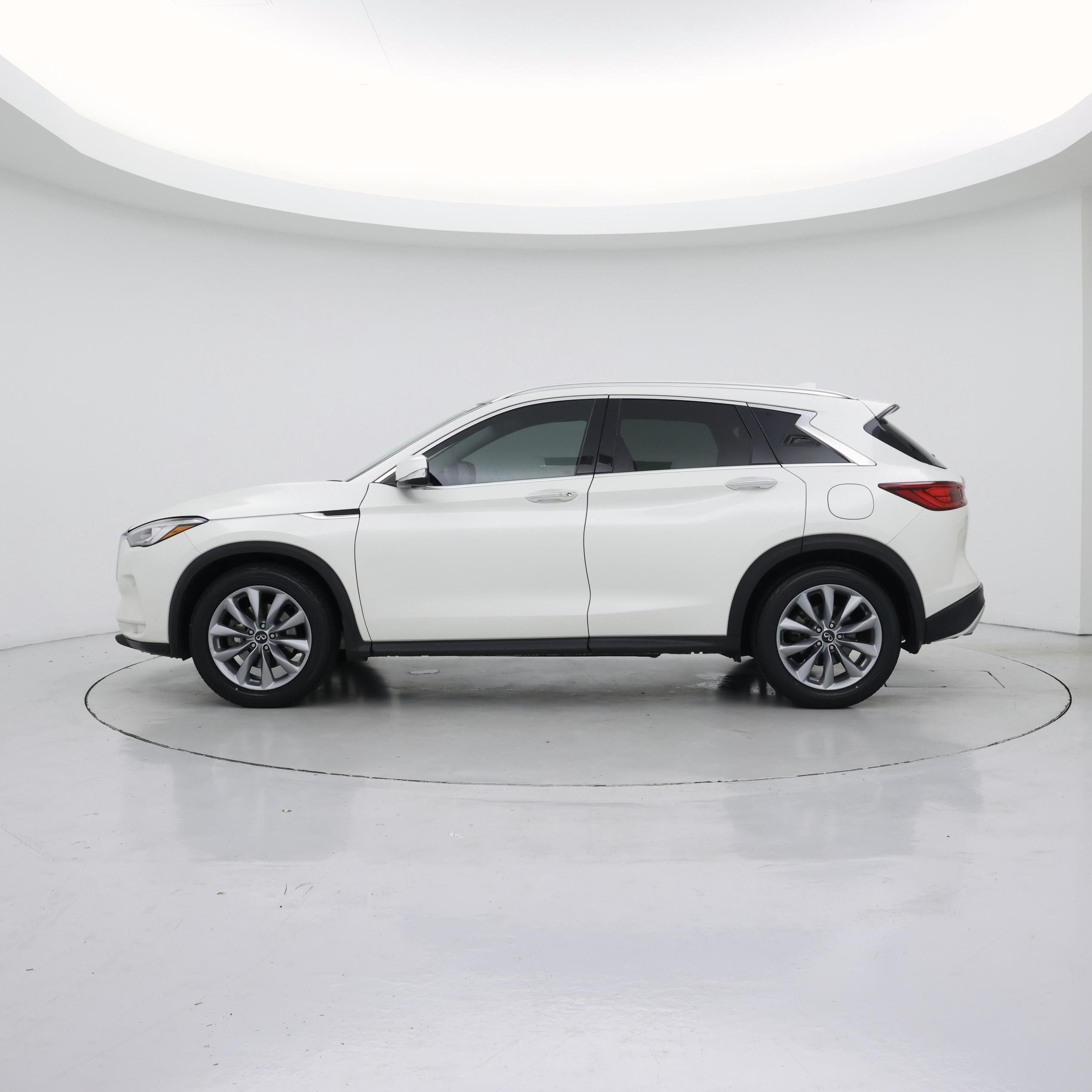 Thumbnail: 2021 INFINITI QX50 - 3