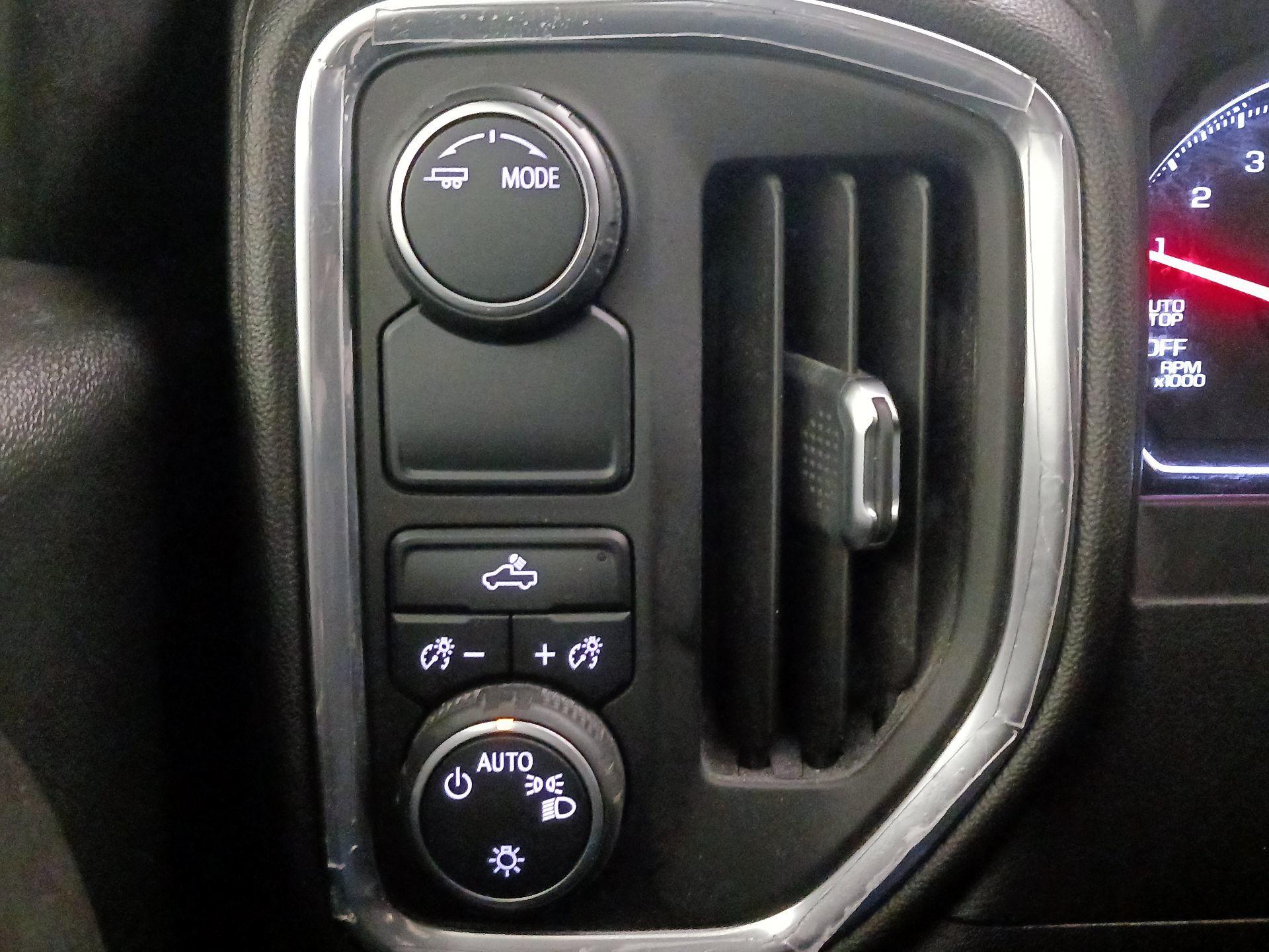 Thumbnail: 2020 Chevrolet Silverado 1500 - 13