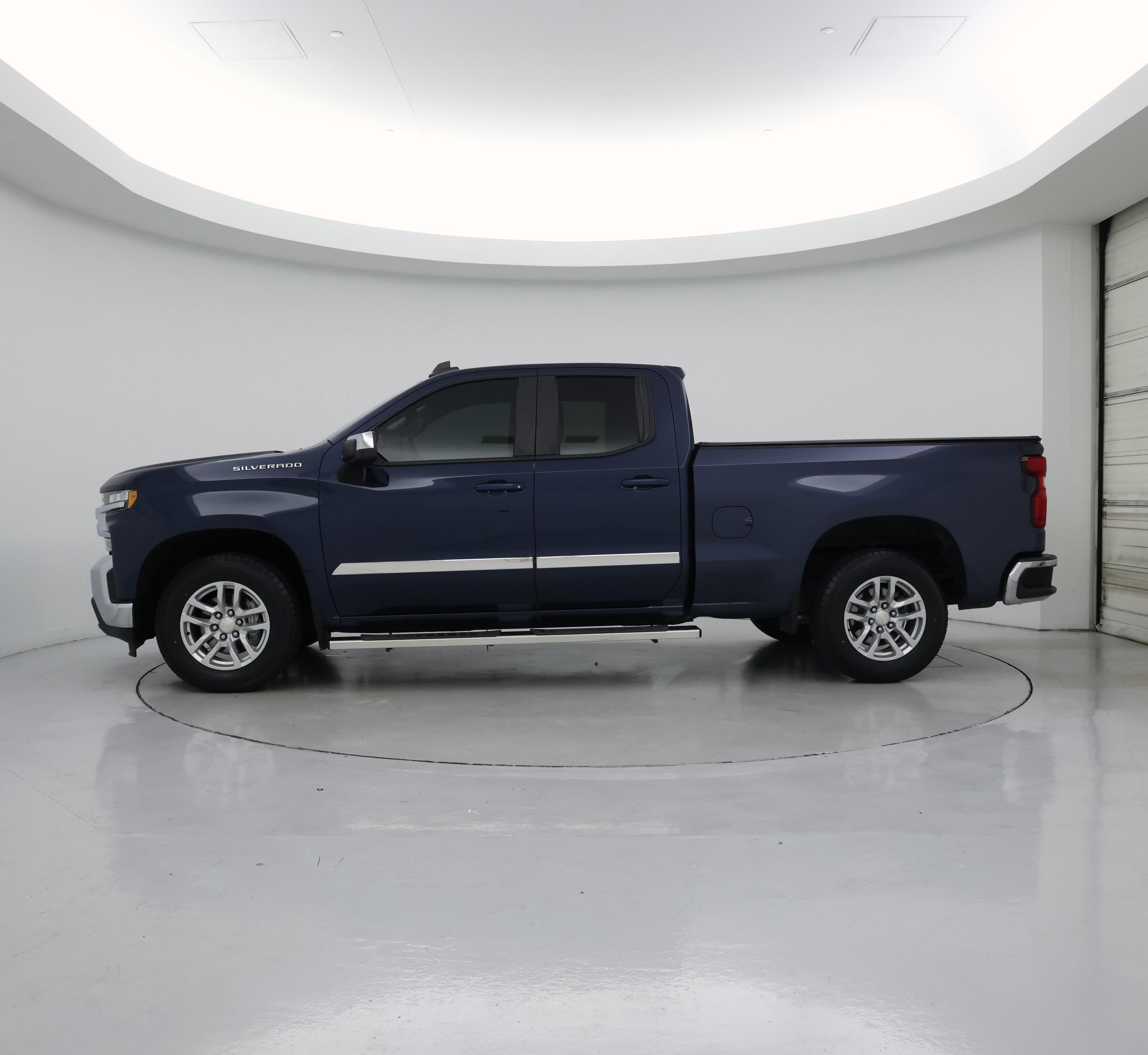 Thumbnail: 2020 Chevrolet Silverado 1500 - 3
