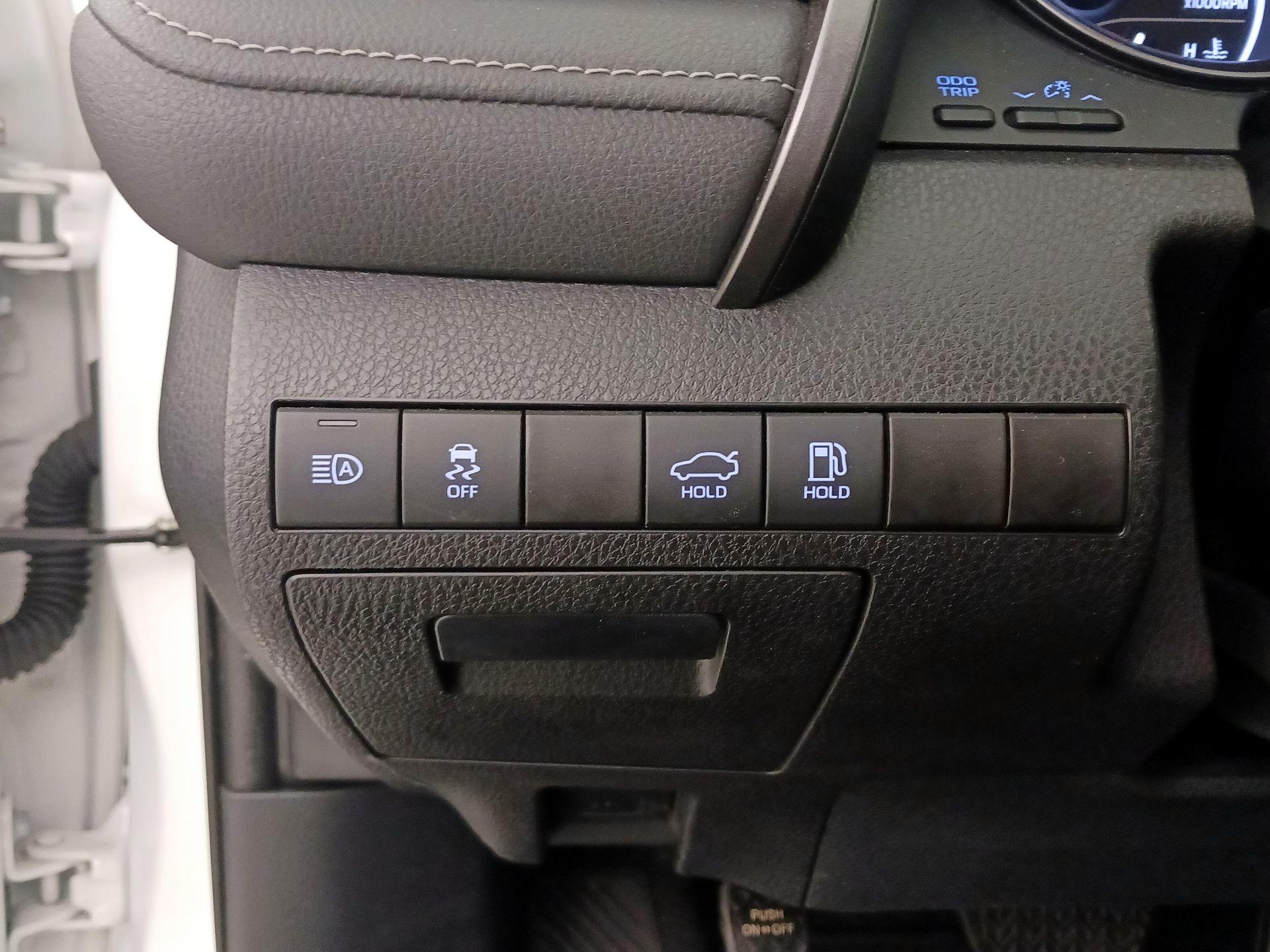 Thumbnail: 2023 Toyota Camry - 13