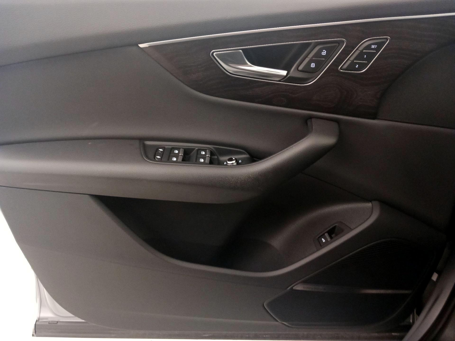 Thumbnail: 2021 Audi Q7 - 12