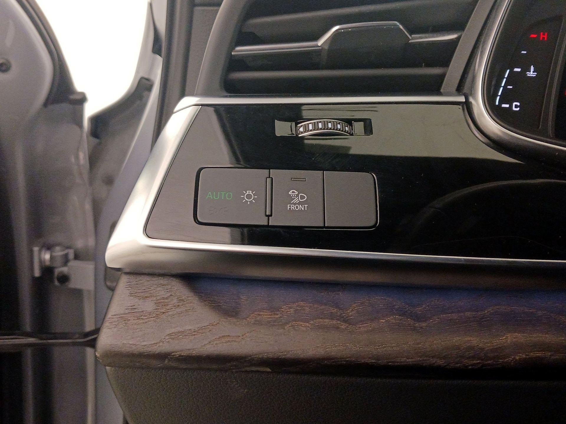 Thumbnail: 2021 Audi Q7 - 13