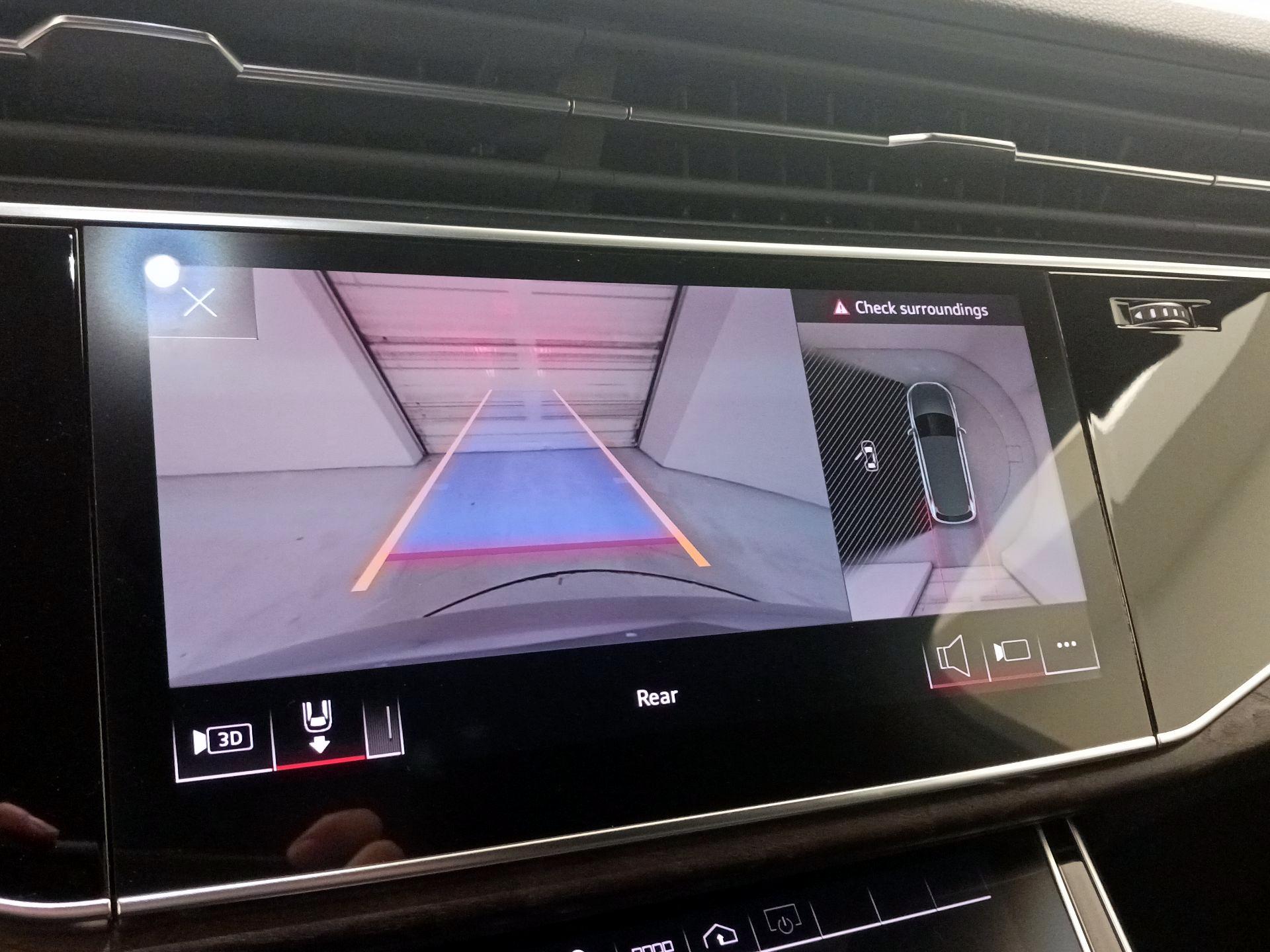 Thumbnail: 2021 Audi Q7 - 15