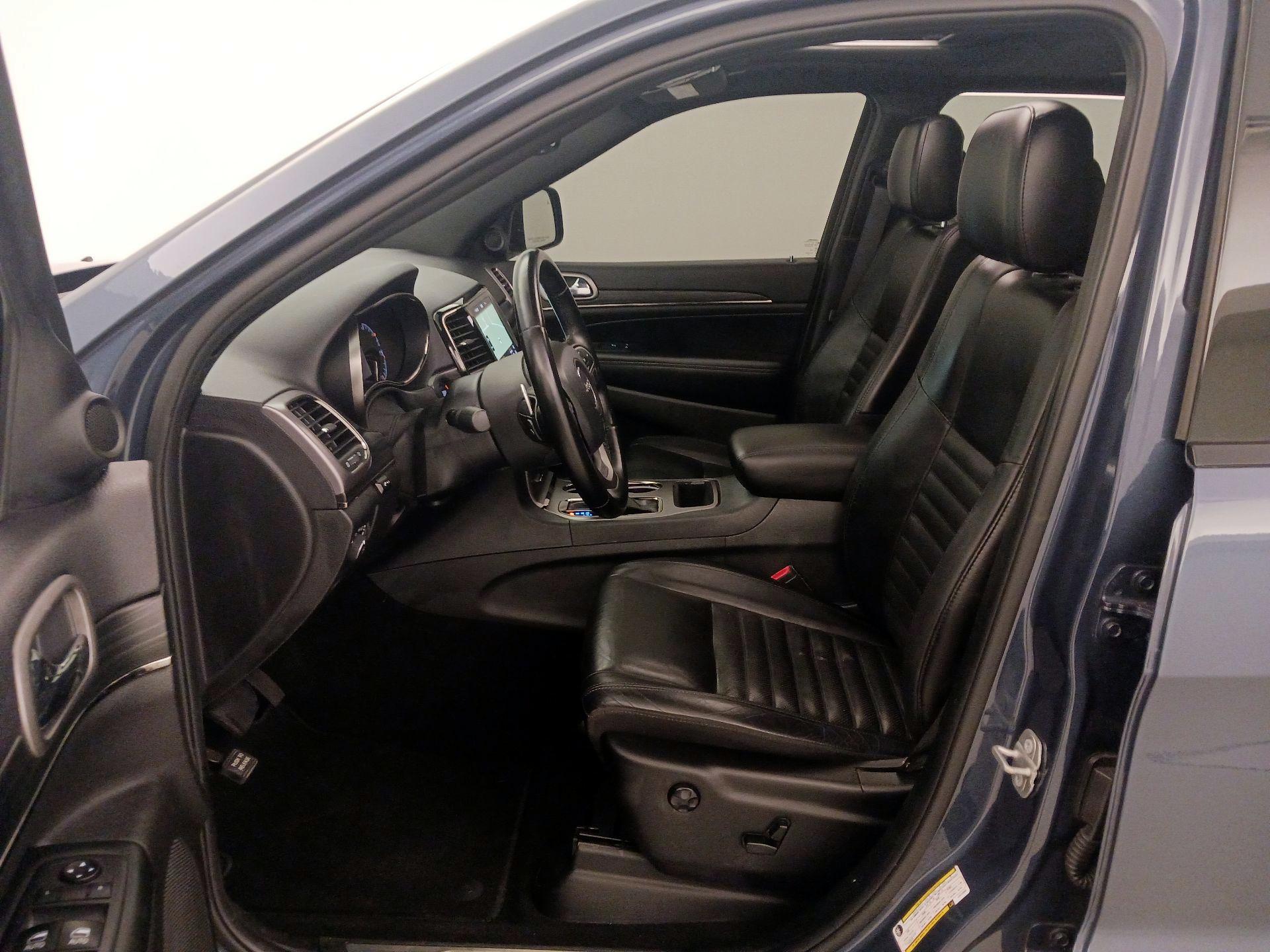 Thumbnail: 2020 Jeep Grand Cherokee - 11