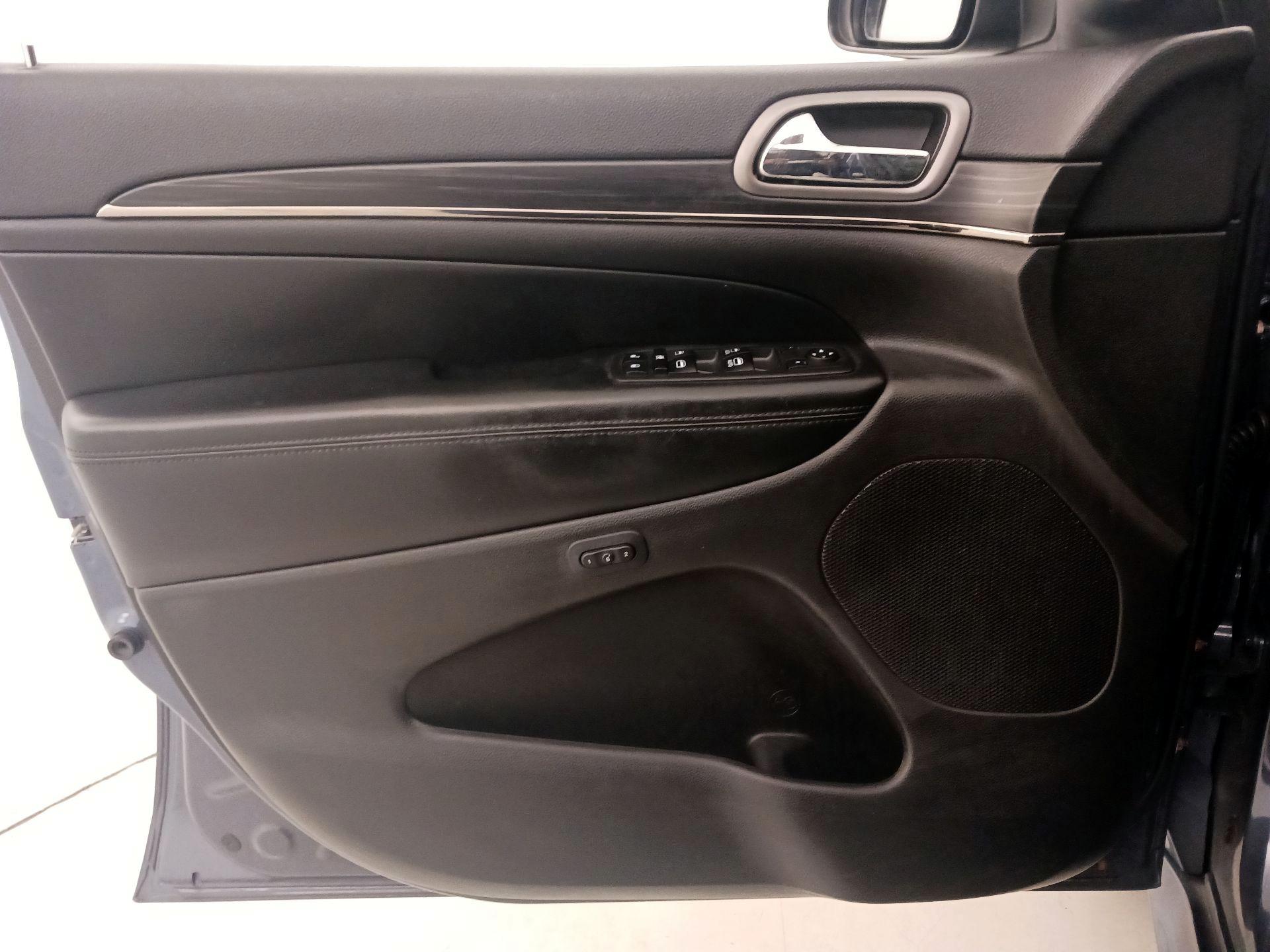 Thumbnail: 2020 Jeep Grand Cherokee - 12