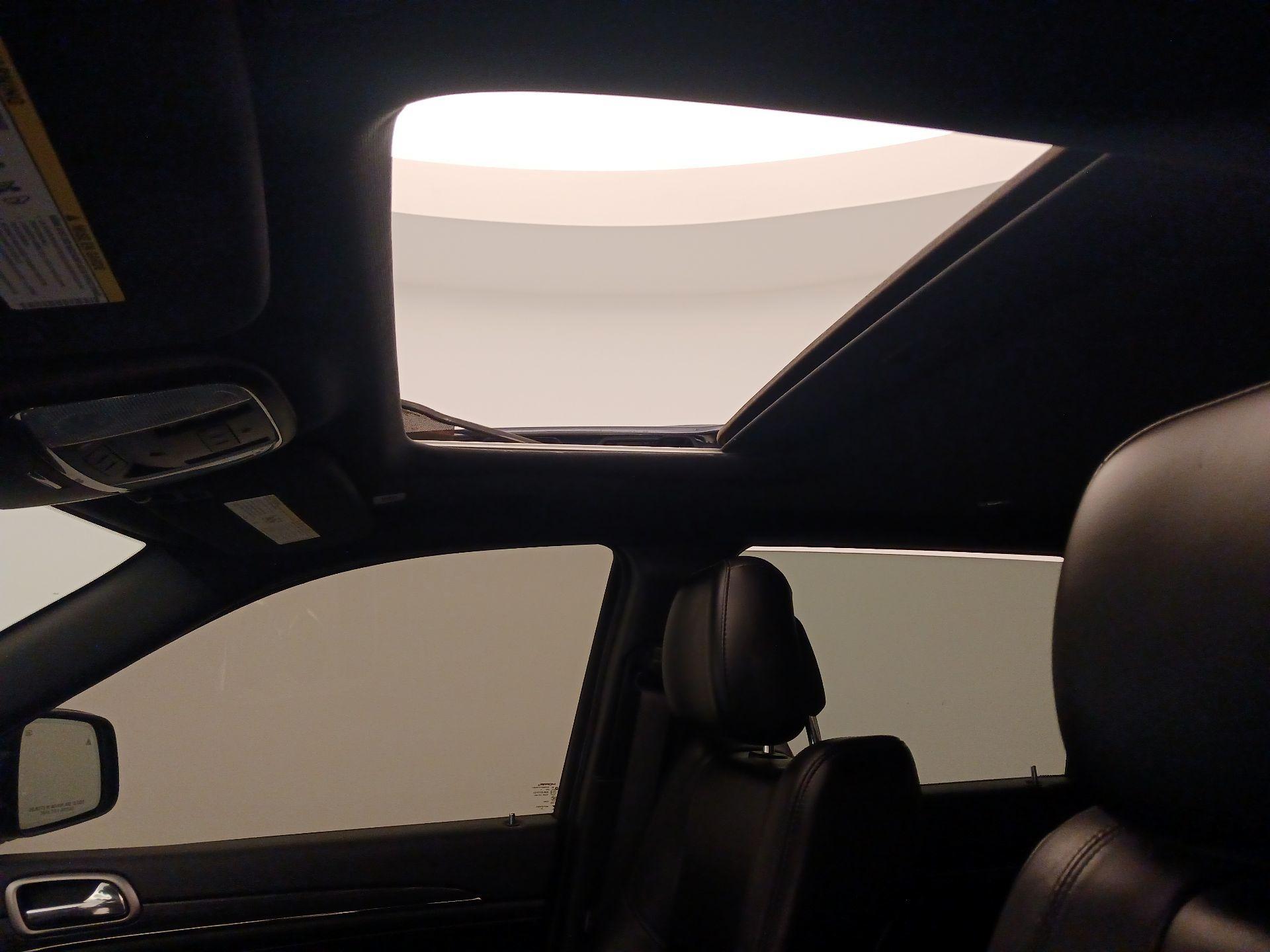 Thumbnail: 2020 Jeep Grand Cherokee - 20