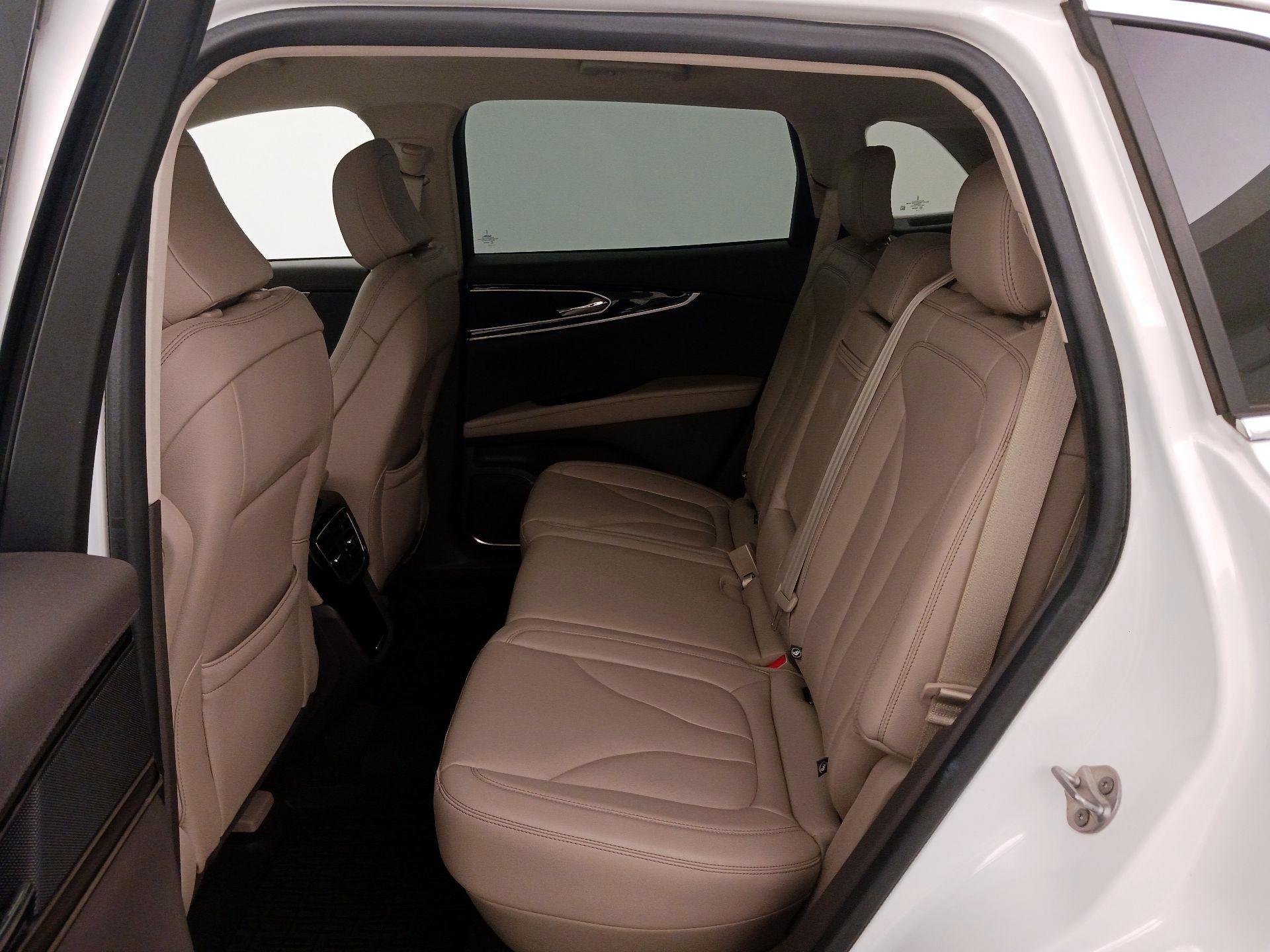 Thumbnail: 2023 Lincoln Nautilus - 20