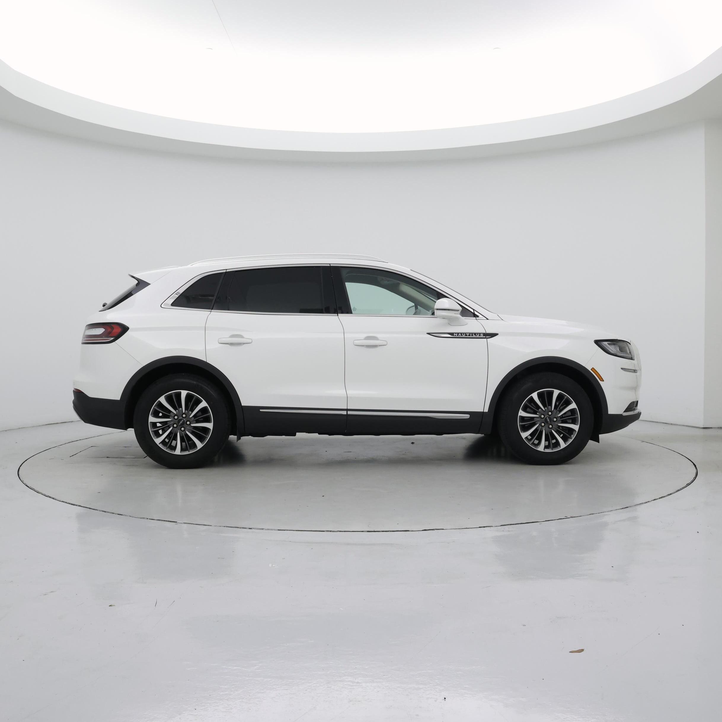 Thumbnail: 2023 Lincoln Nautilus - 7