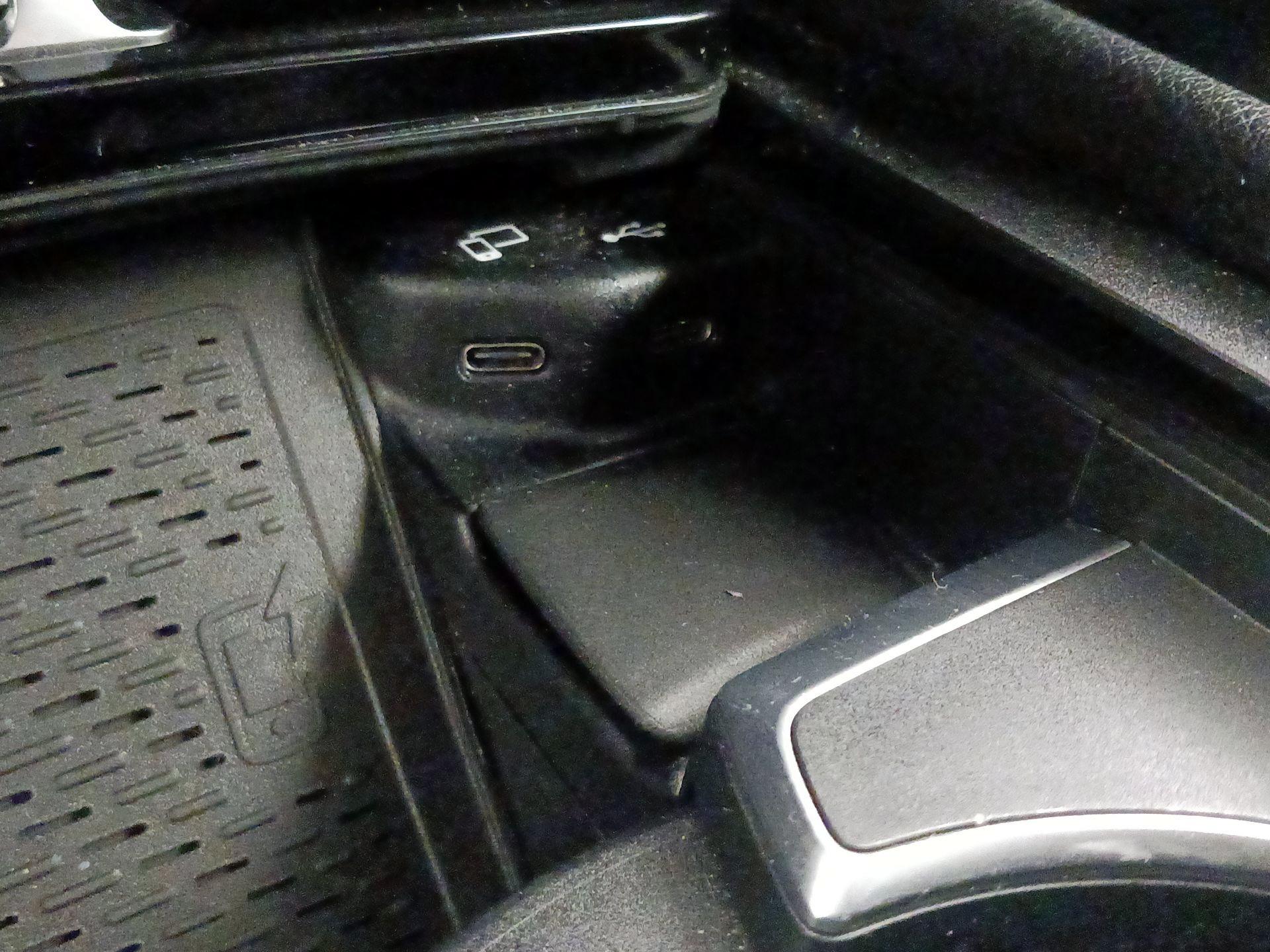 Thumbnail: 2020 Mercedes-Benz GLE - 19