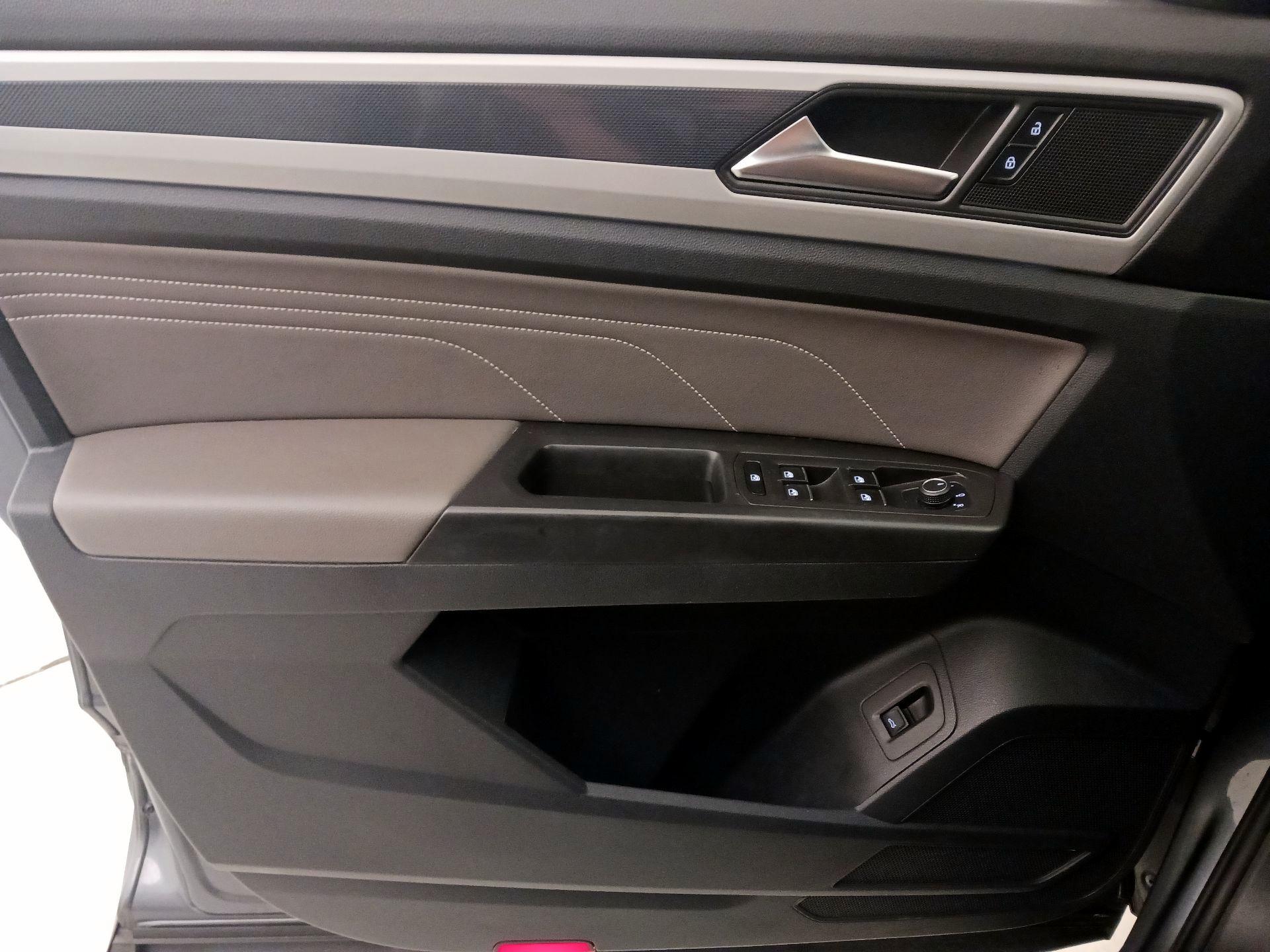 Thumbnail: 2022 Volkswagen Atlas - 12