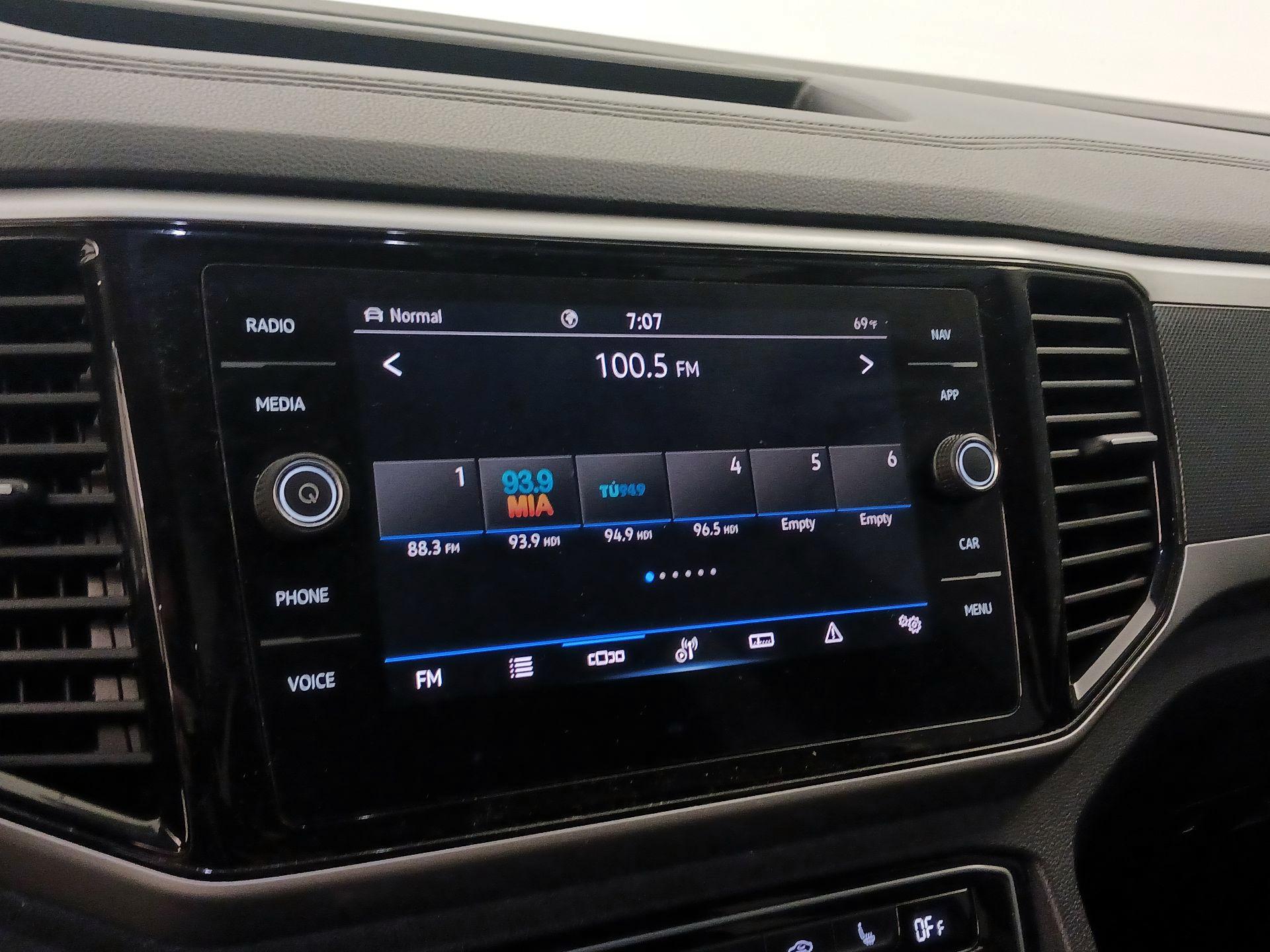 Thumbnail: 2022 Volkswagen Atlas - 16