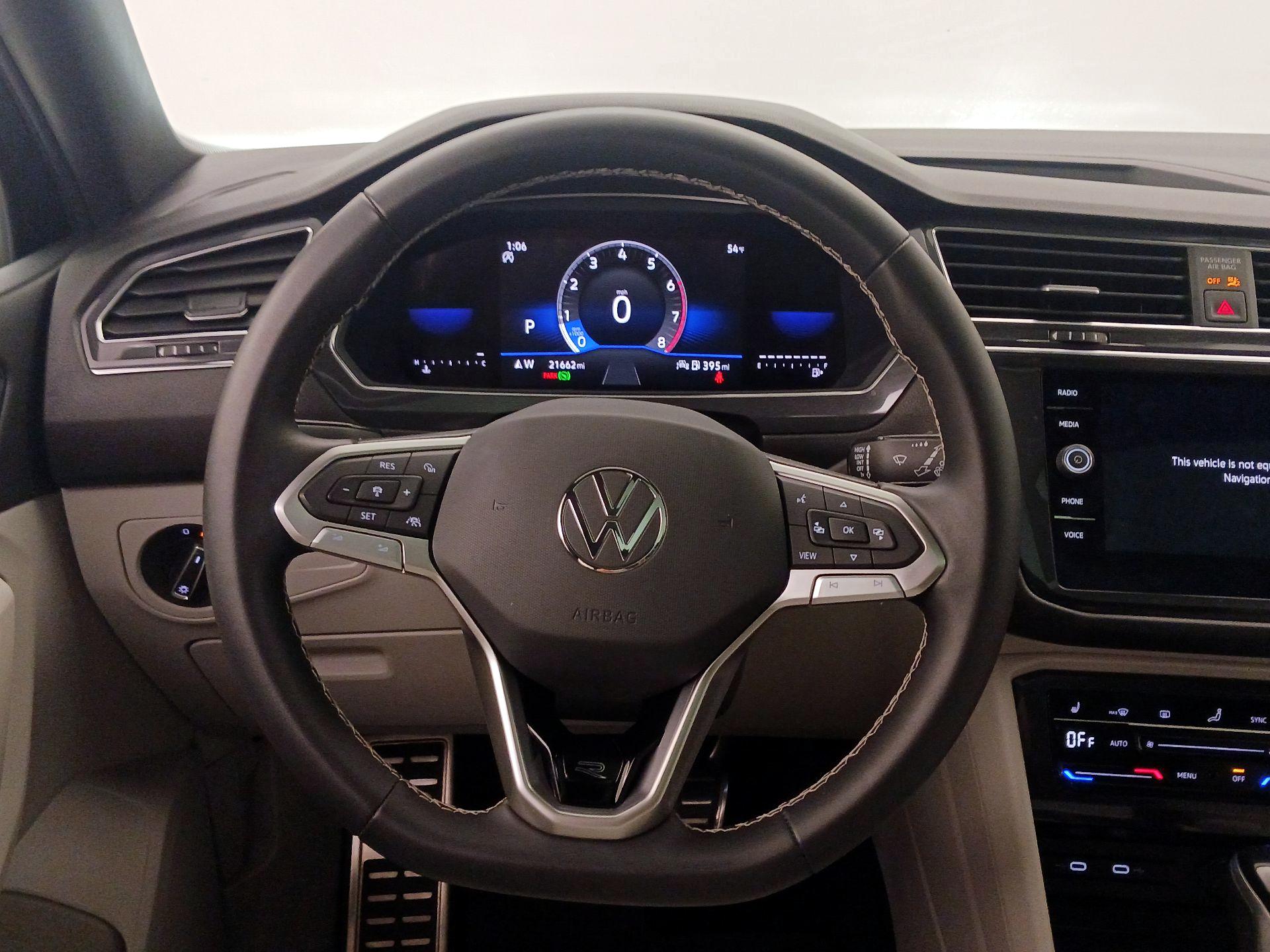 Thumbnail: 2023 Volkswagen Tiguan - 10