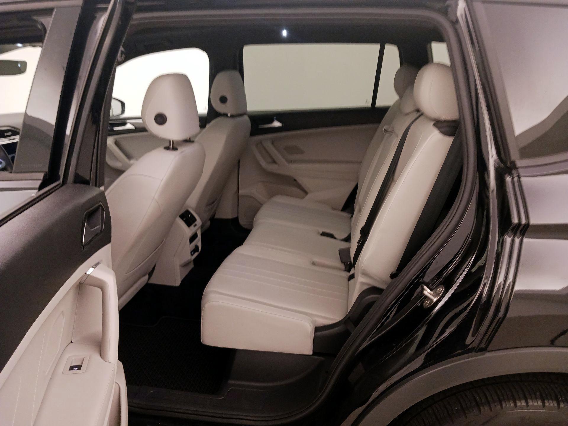 Thumbnail: 2023 Volkswagen Tiguan - 20