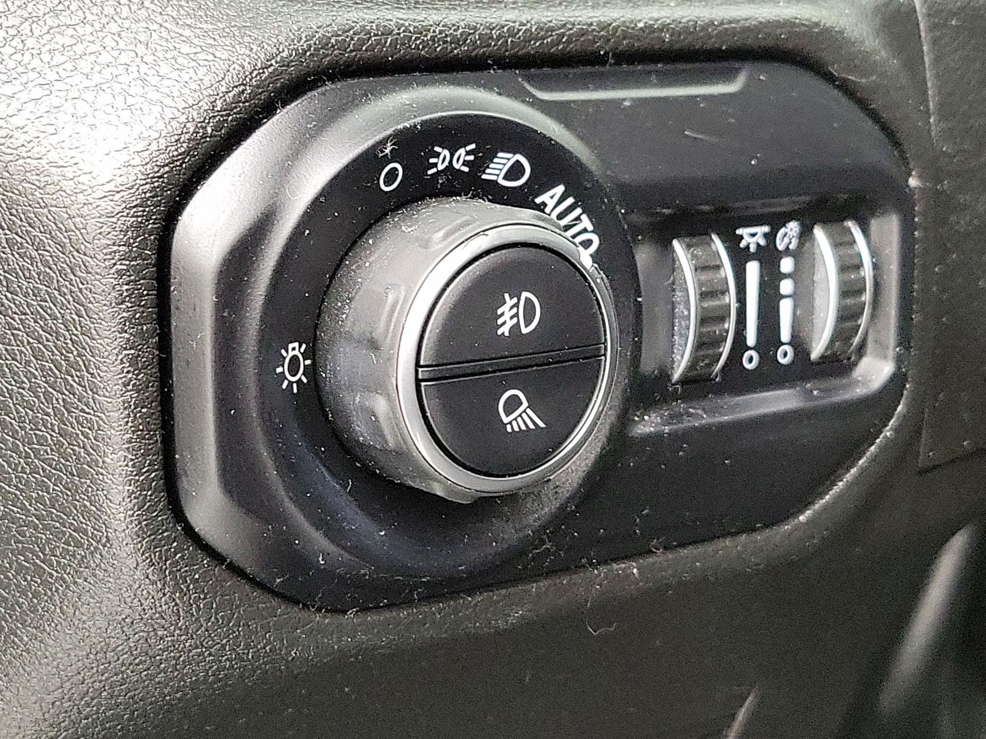 Thumbnail: 2022 Jeep Gladiator - 13