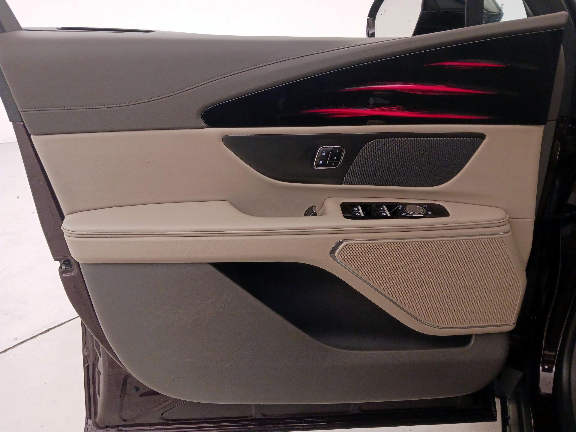 Thumbnail: 2024 Lincoln Nautilus - 12