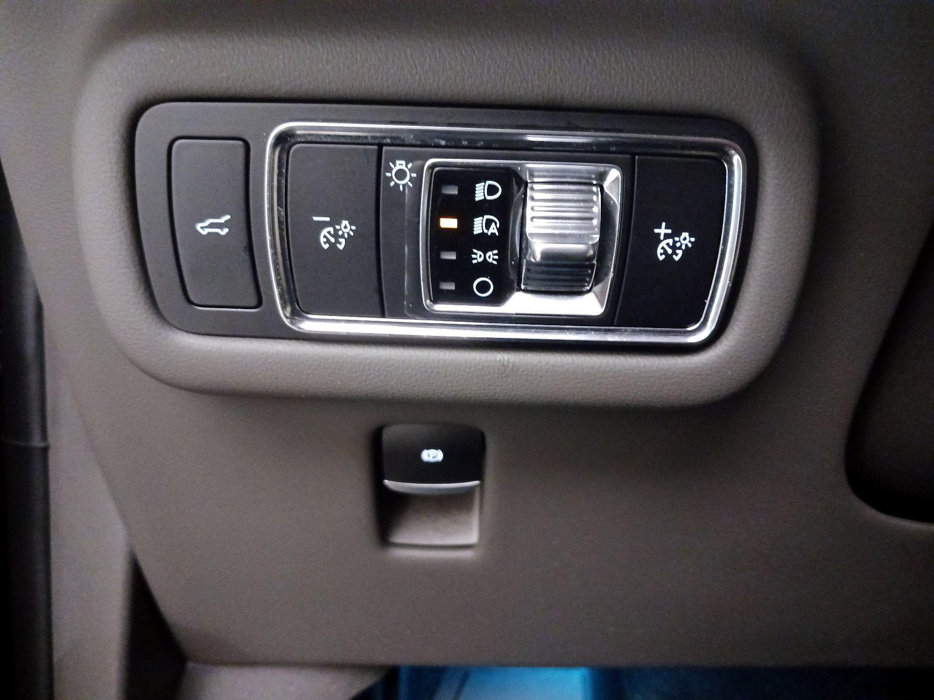 Thumbnail: 2024 Lincoln Nautilus - 13