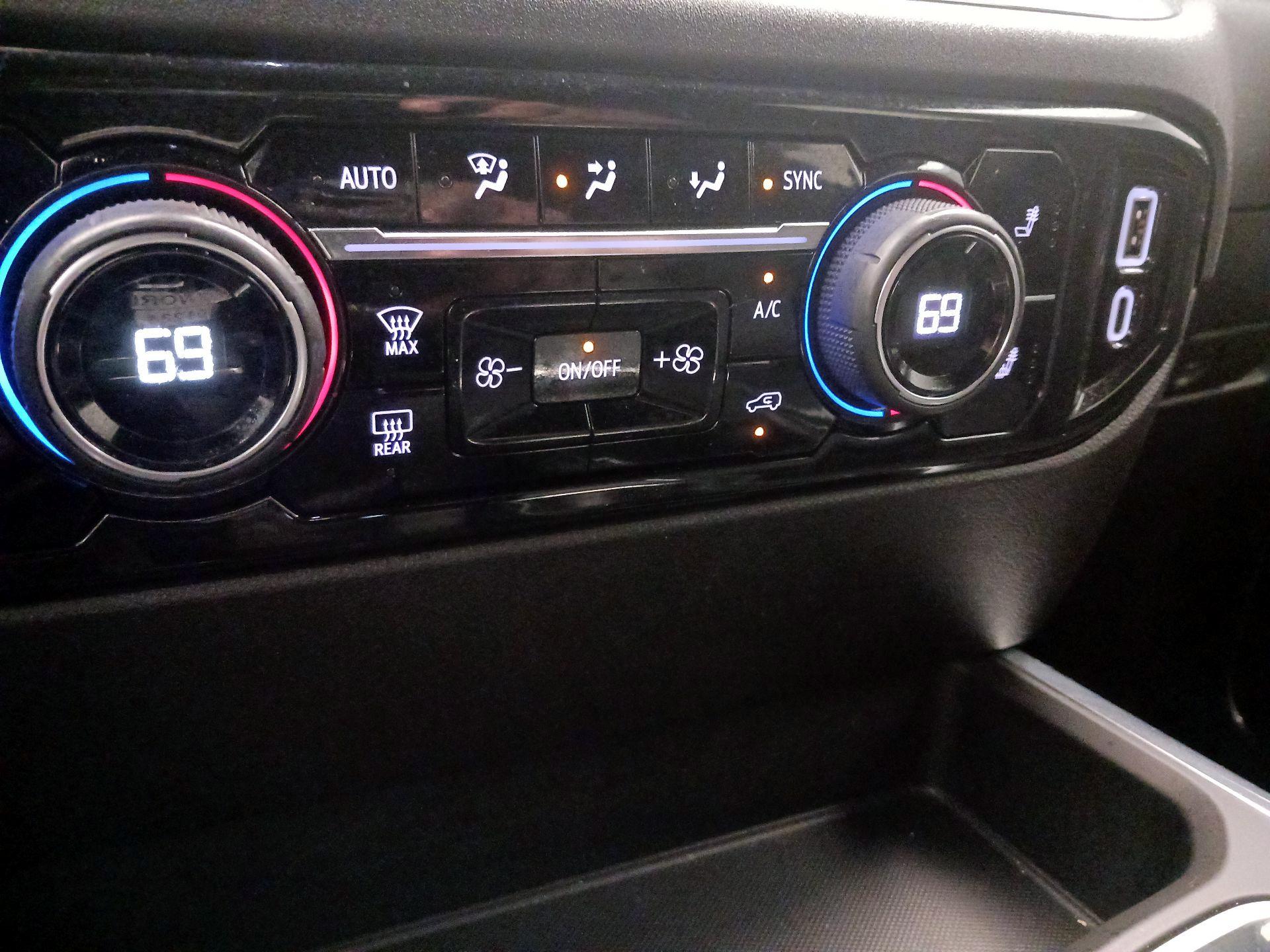 Thumbnail: 2024 Chevrolet Silverado 1500 - 17