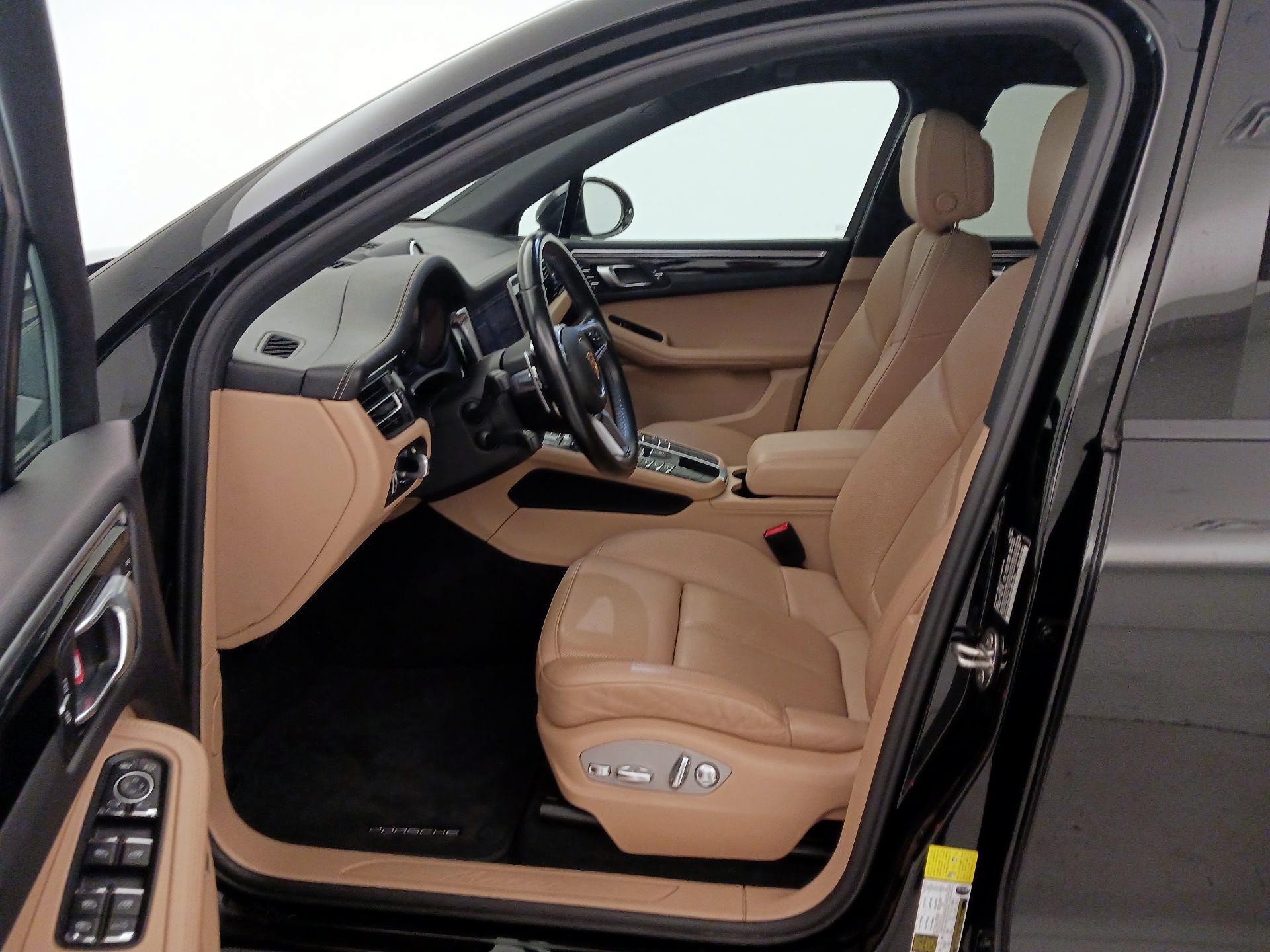 Thumbnail: 2021 Porsche Macan - 11