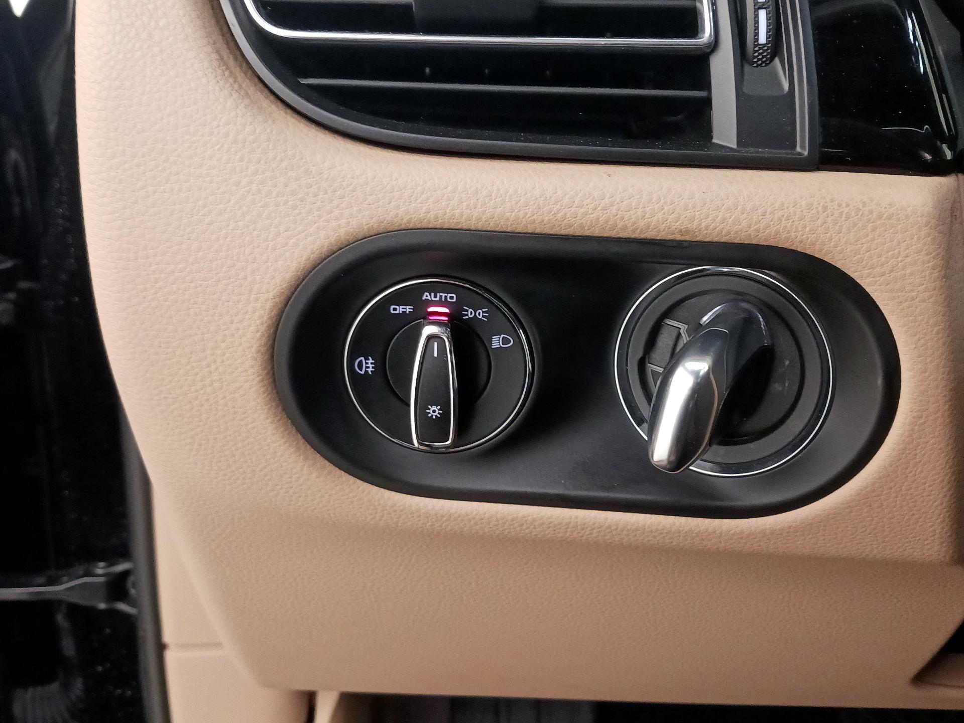 Thumbnail: 2021 Porsche Macan - 13