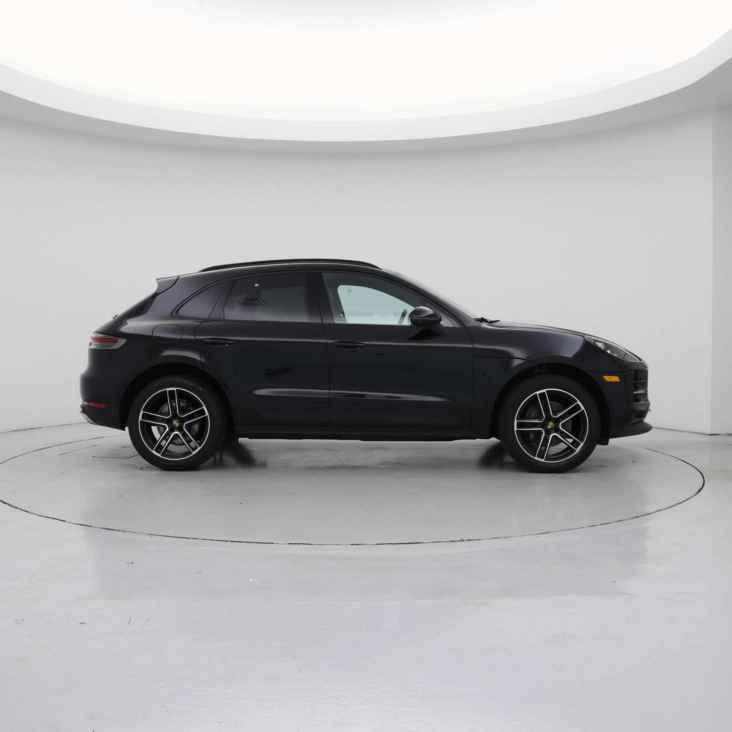 Thumbnail: 2021 Porsche Macan - 7