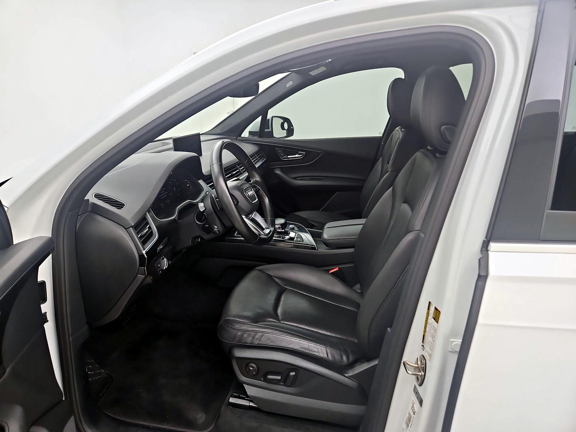 Thumbnail: 2017 Audi Q7 - 11