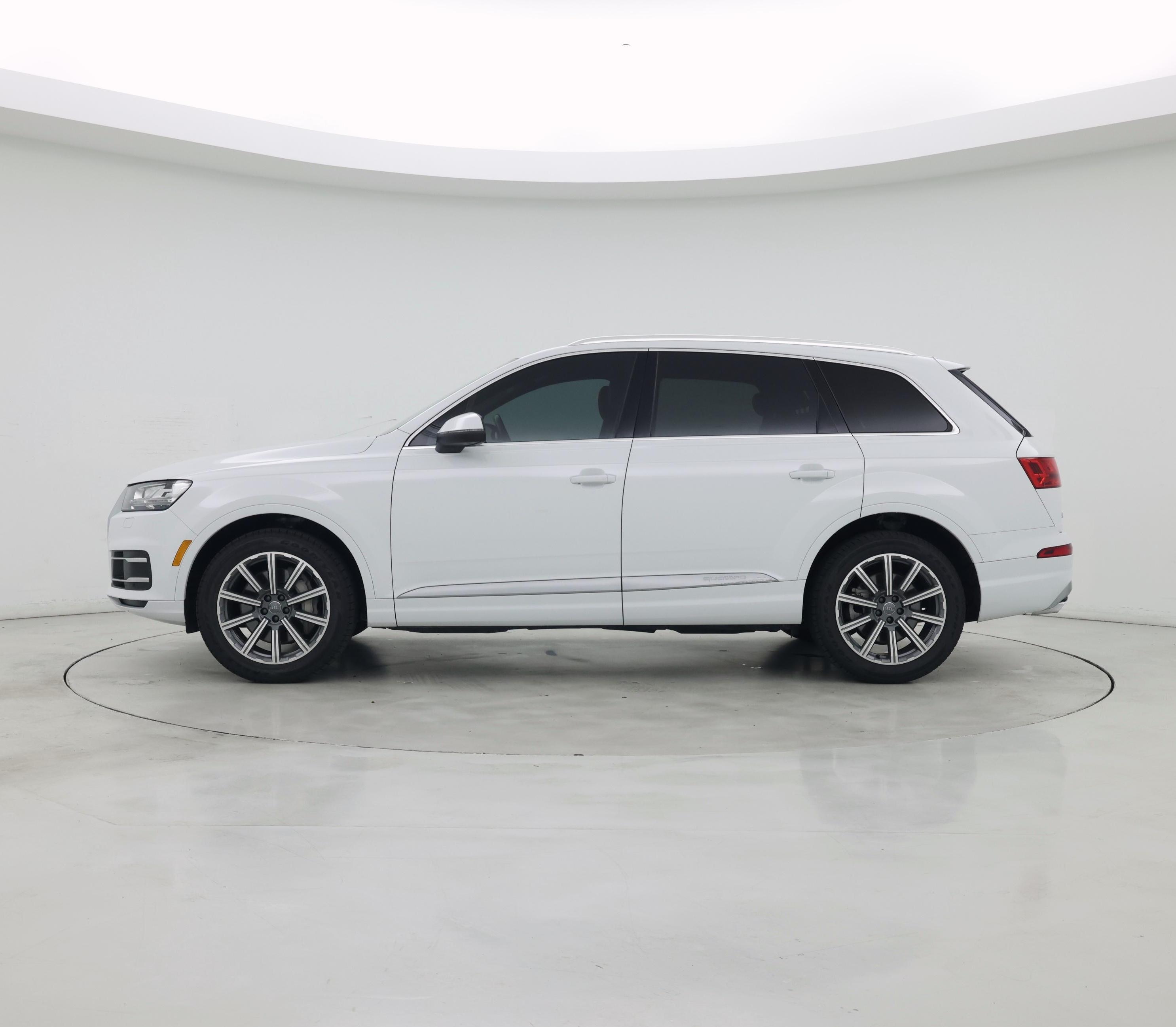 Thumbnail: 2017 Audi Q7 - 3