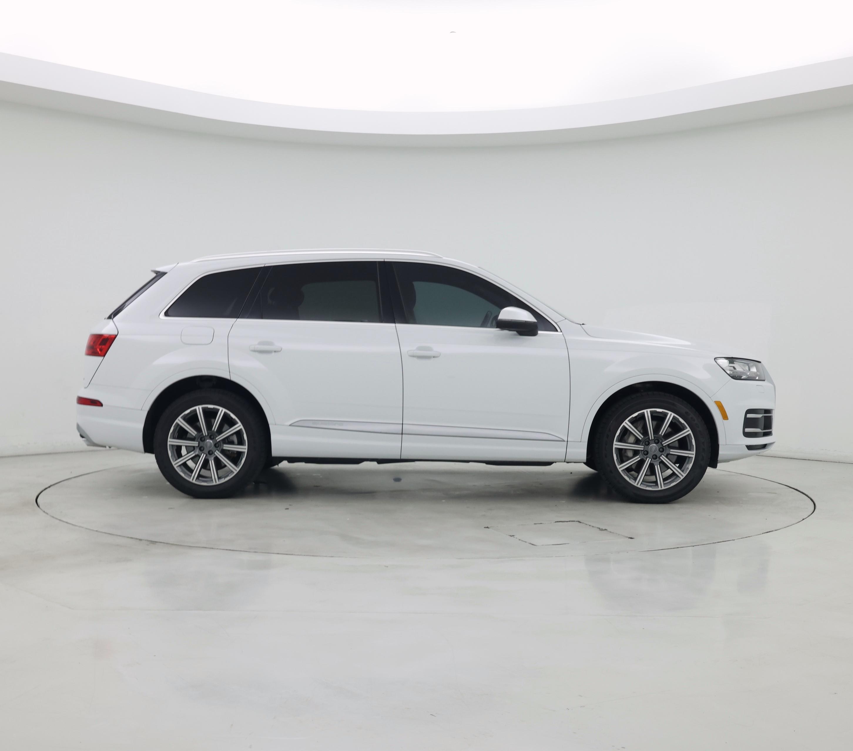 Thumbnail: 2017 Audi Q7 - 7