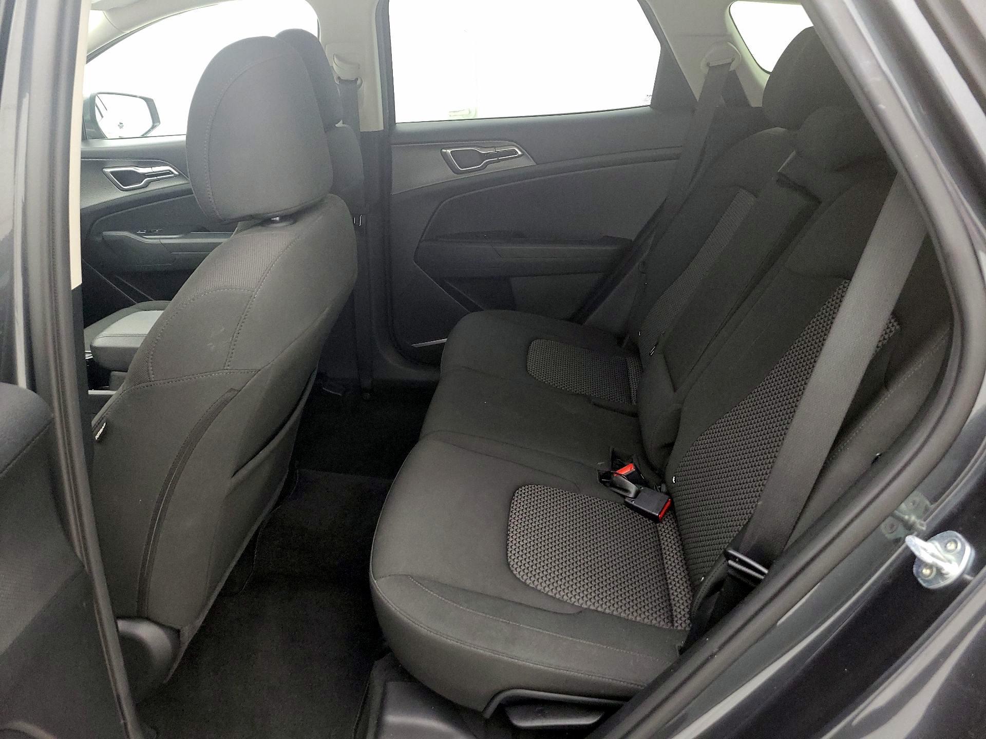 Thumbnail: 2024 Kia Sportage - 17