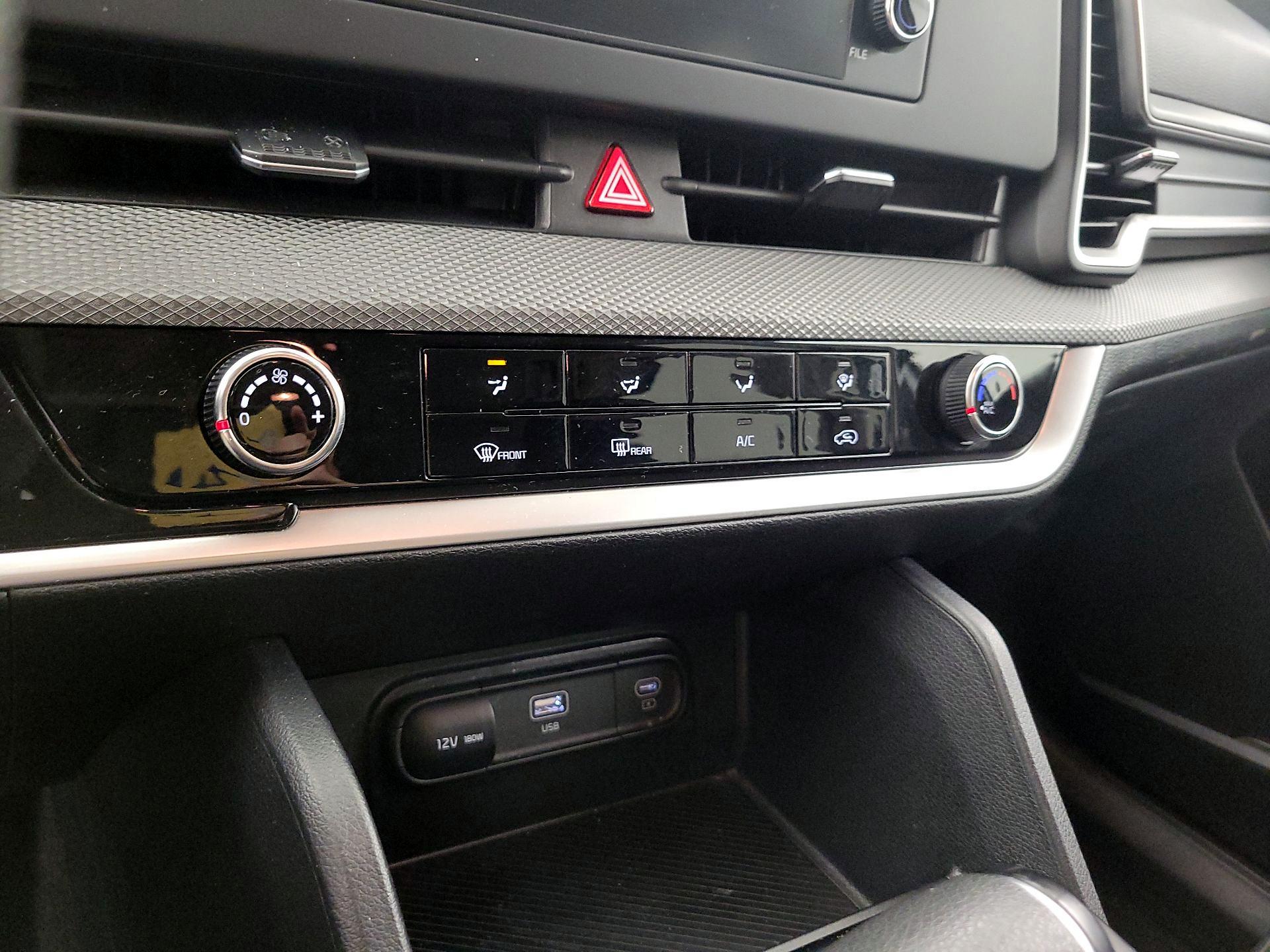 Thumbnail: 2024 Kia Sportage - 16