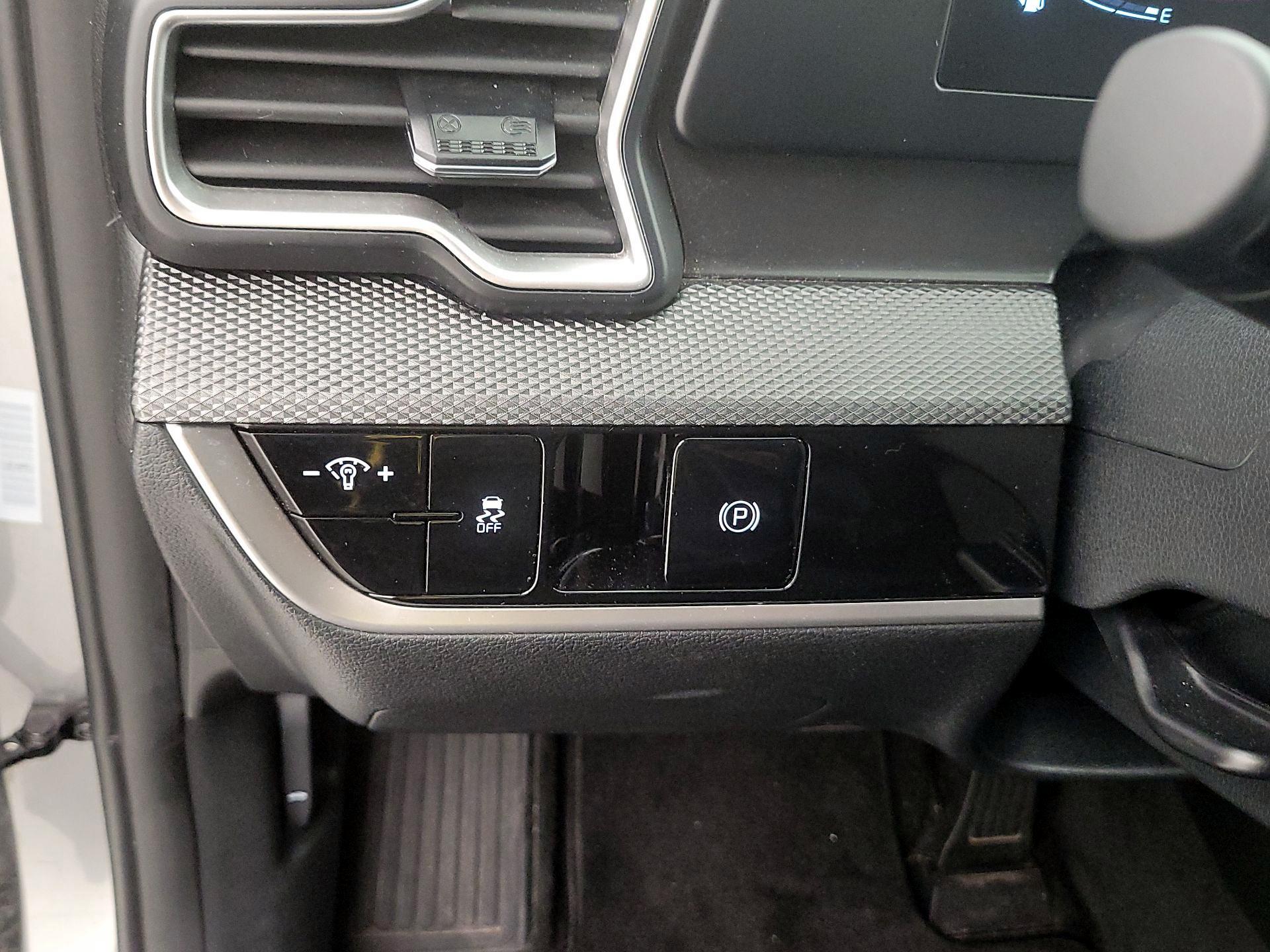 Thumbnail: 2024 Kia Sportage - 13