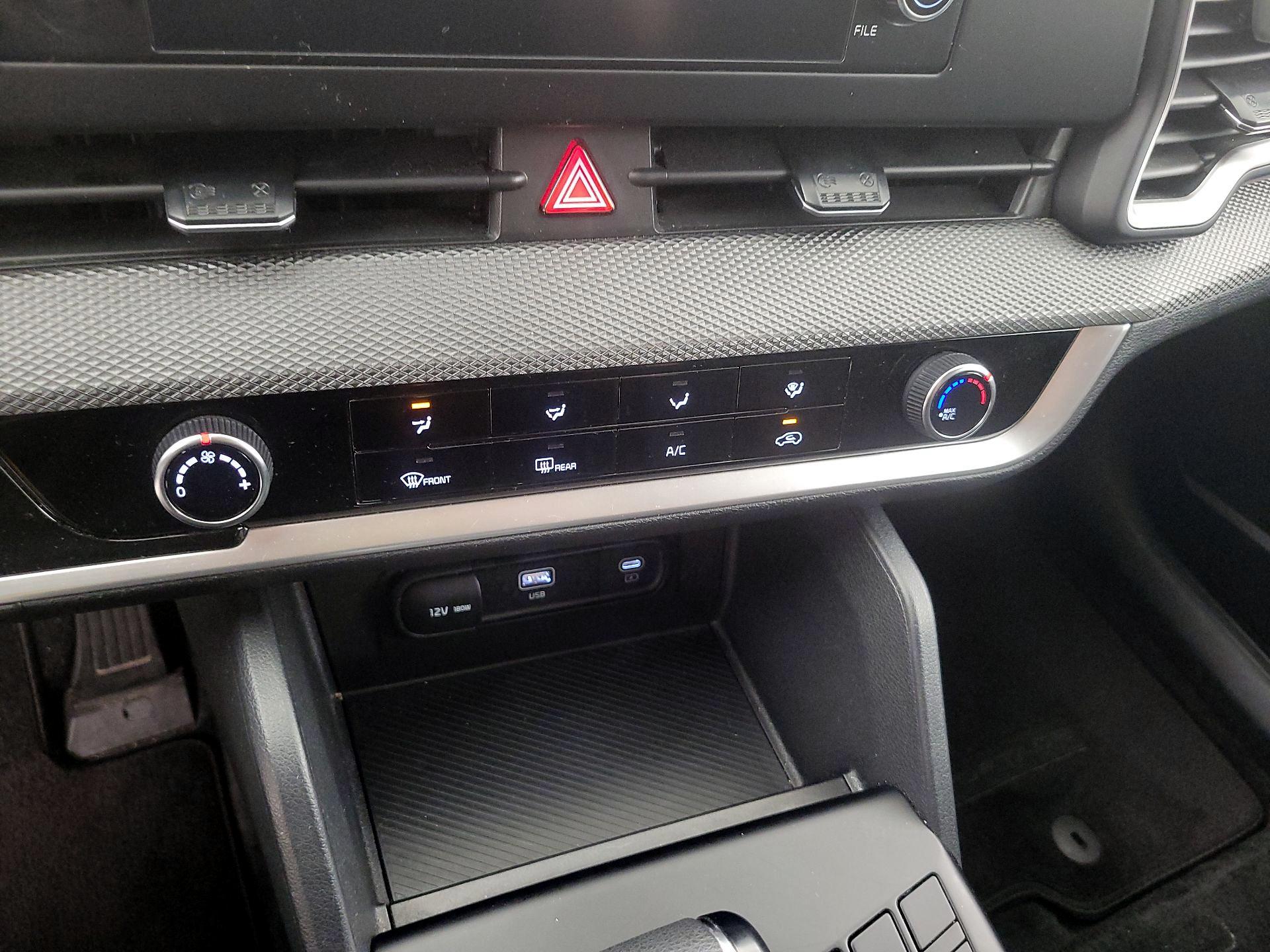 Thumbnail: 2024 Kia Sportage - 16