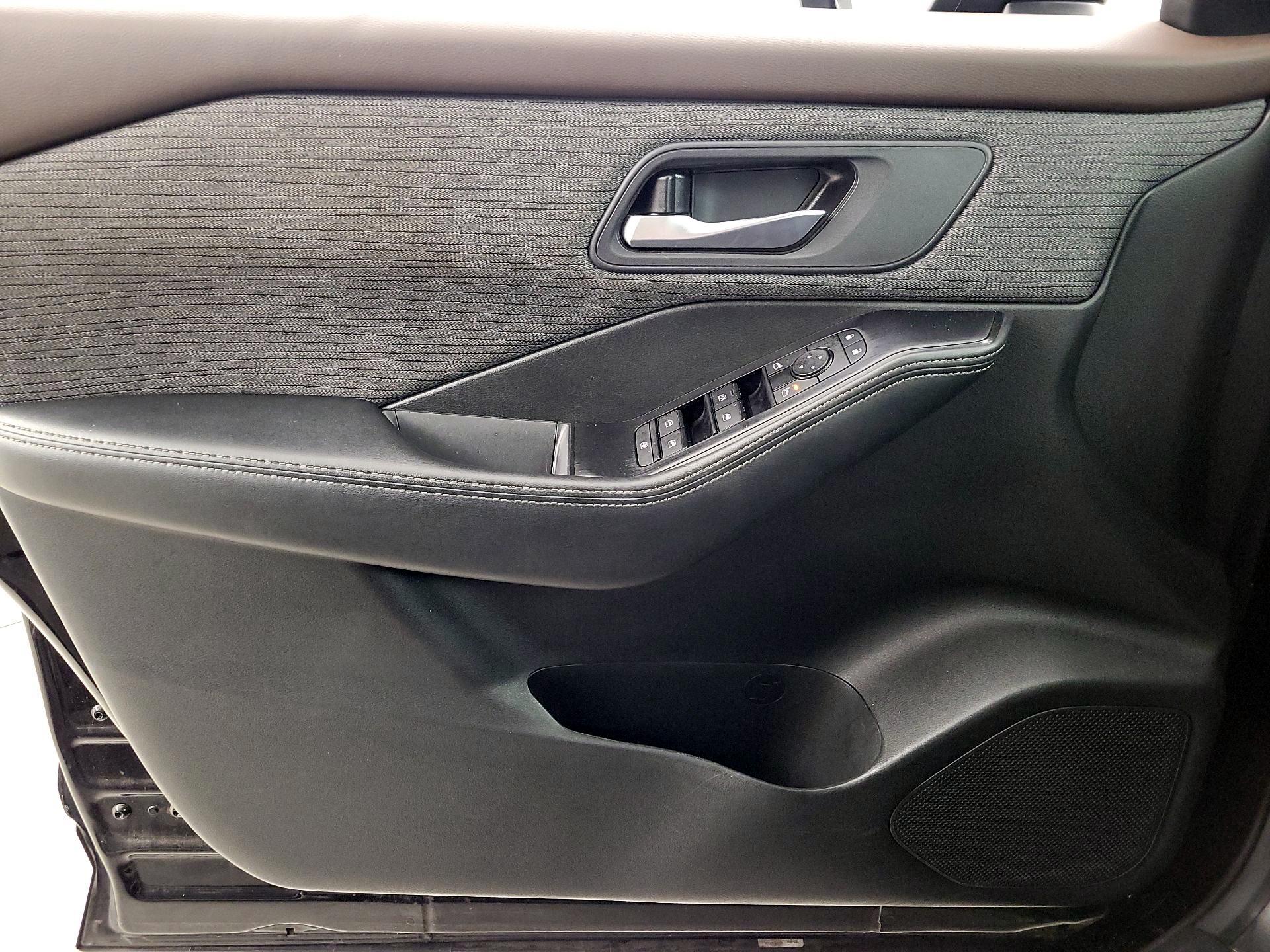 Thumbnail: 2023 Nissan Rogue - 12