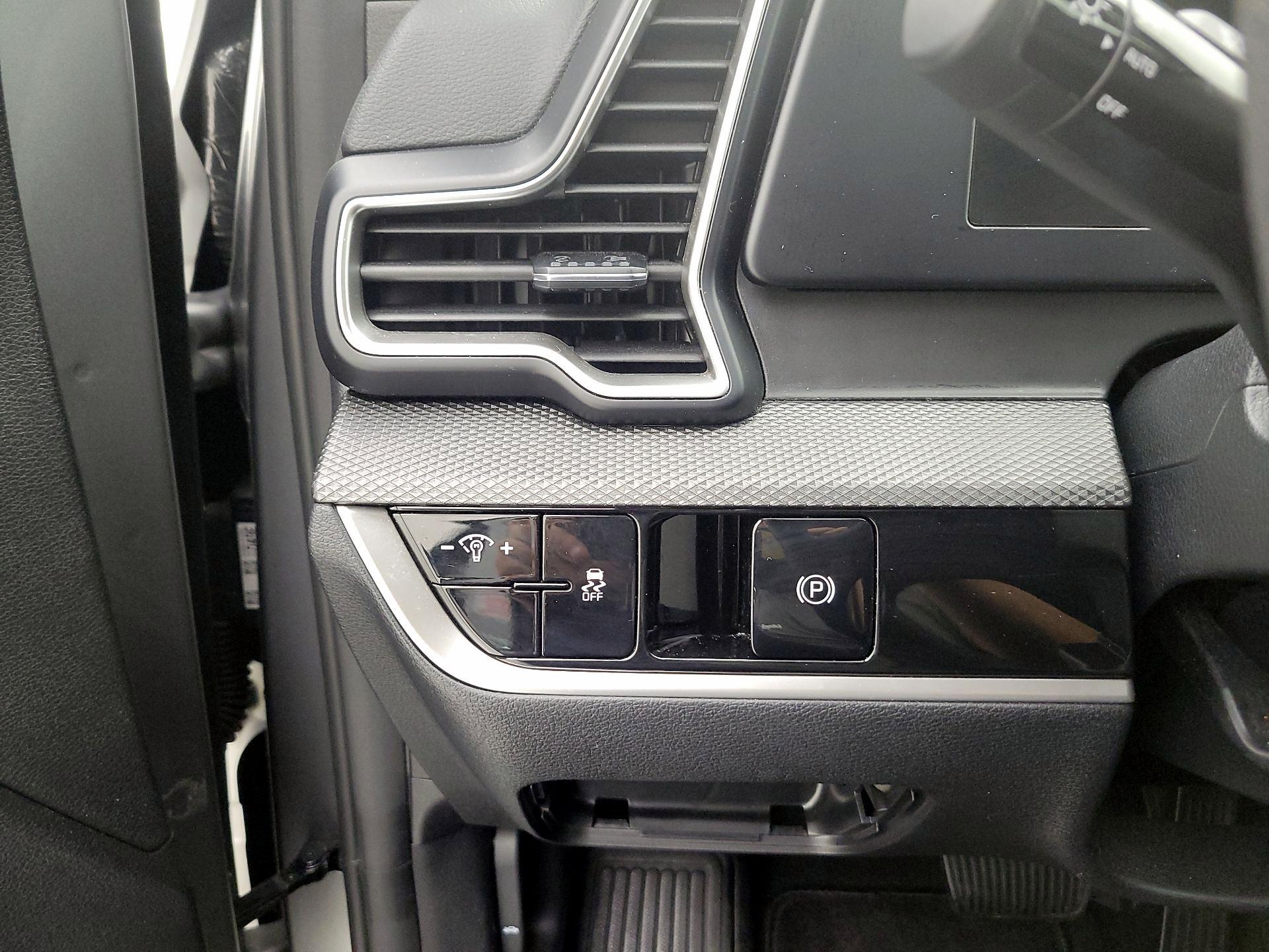 Thumbnail: 2024 Kia Sportage - 13