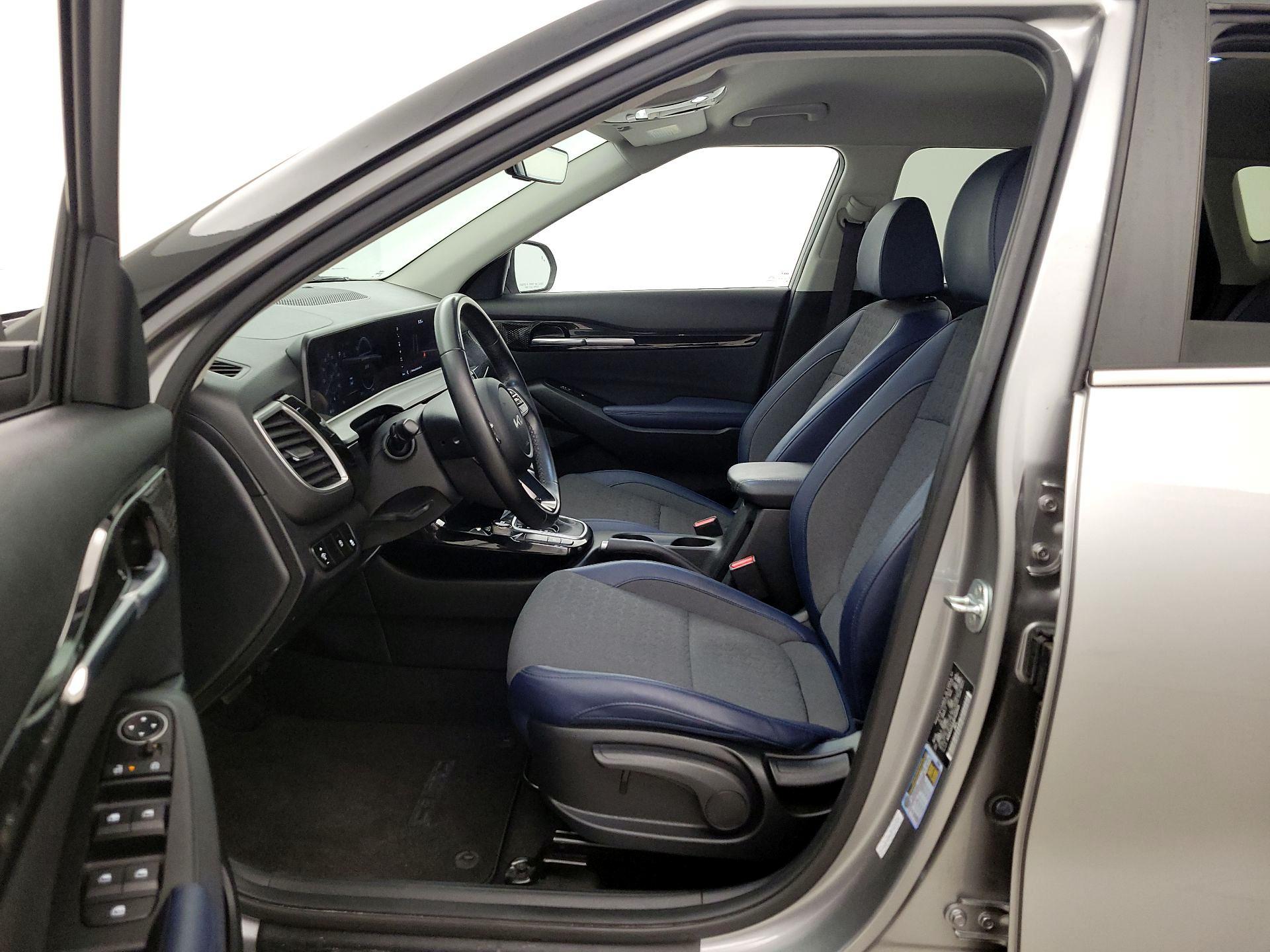 Thumbnail: 2024 Kia Seltos - 11