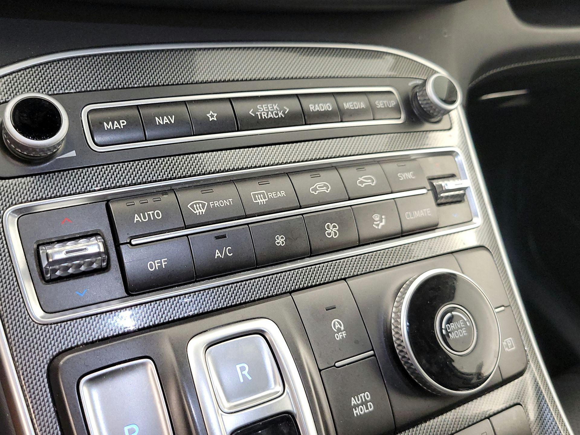 Thumbnail: 2023 Hyundai Santa Fe - 17