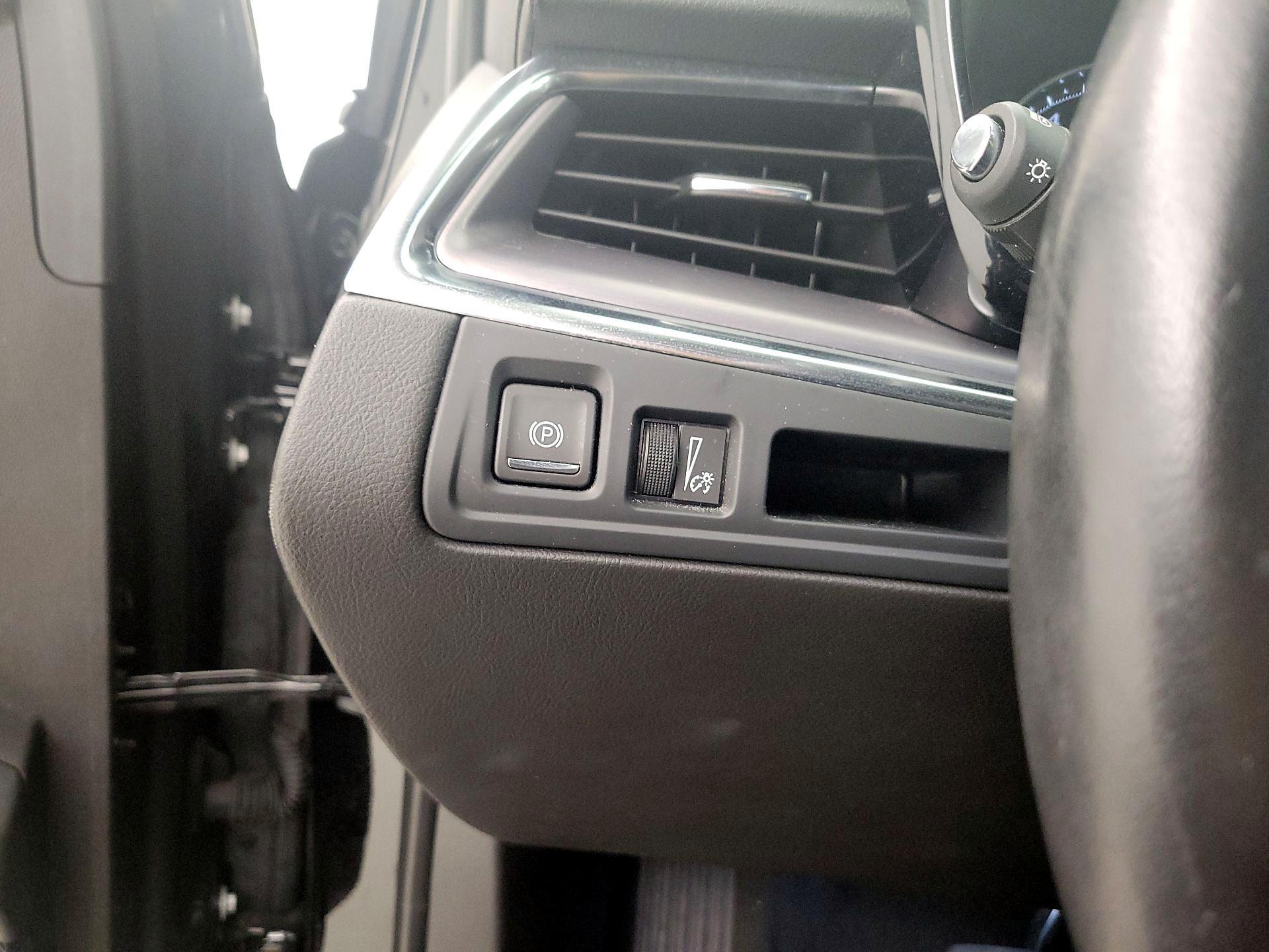 Thumbnail: 2023 Cadillac XT5 - 13